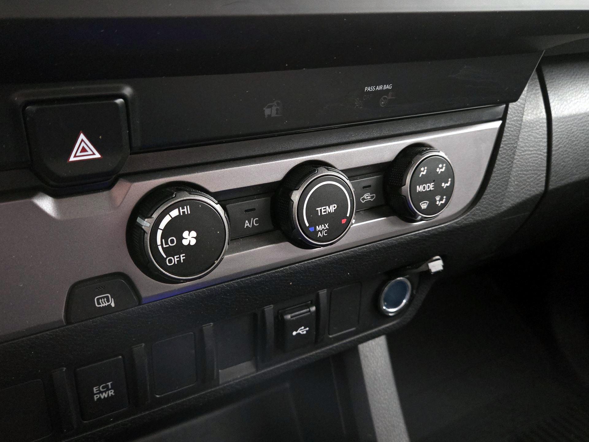 Thumbnail: 2022 Toyota Tacoma - 14