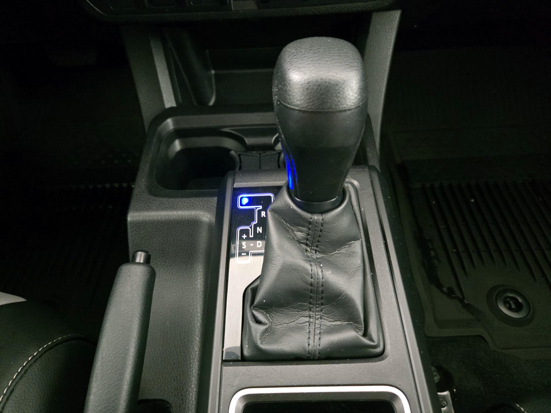 Thumbnail: 2022 Toyota Tacoma - 15