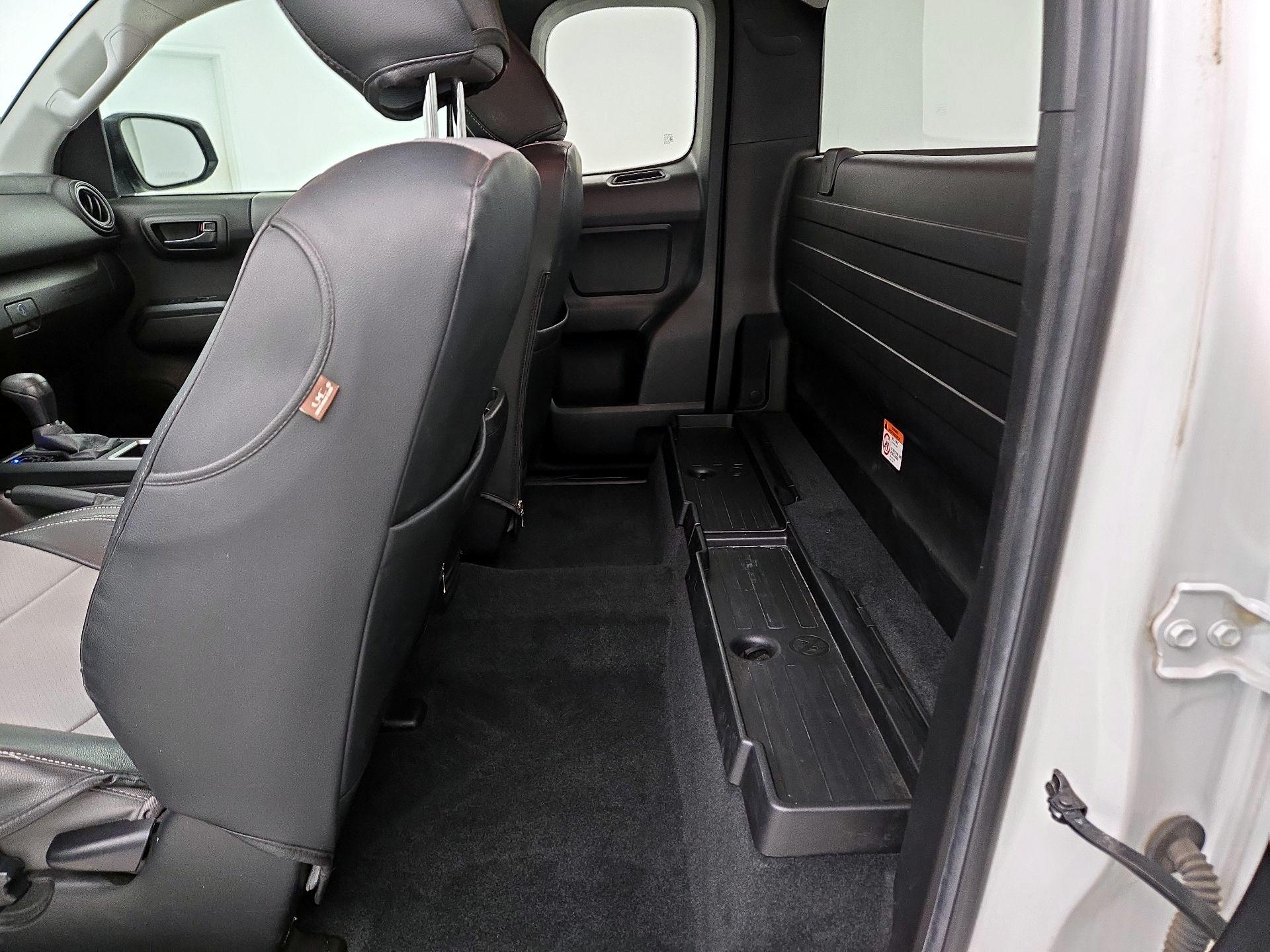 Thumbnail: 2022 Toyota Tacoma - 17