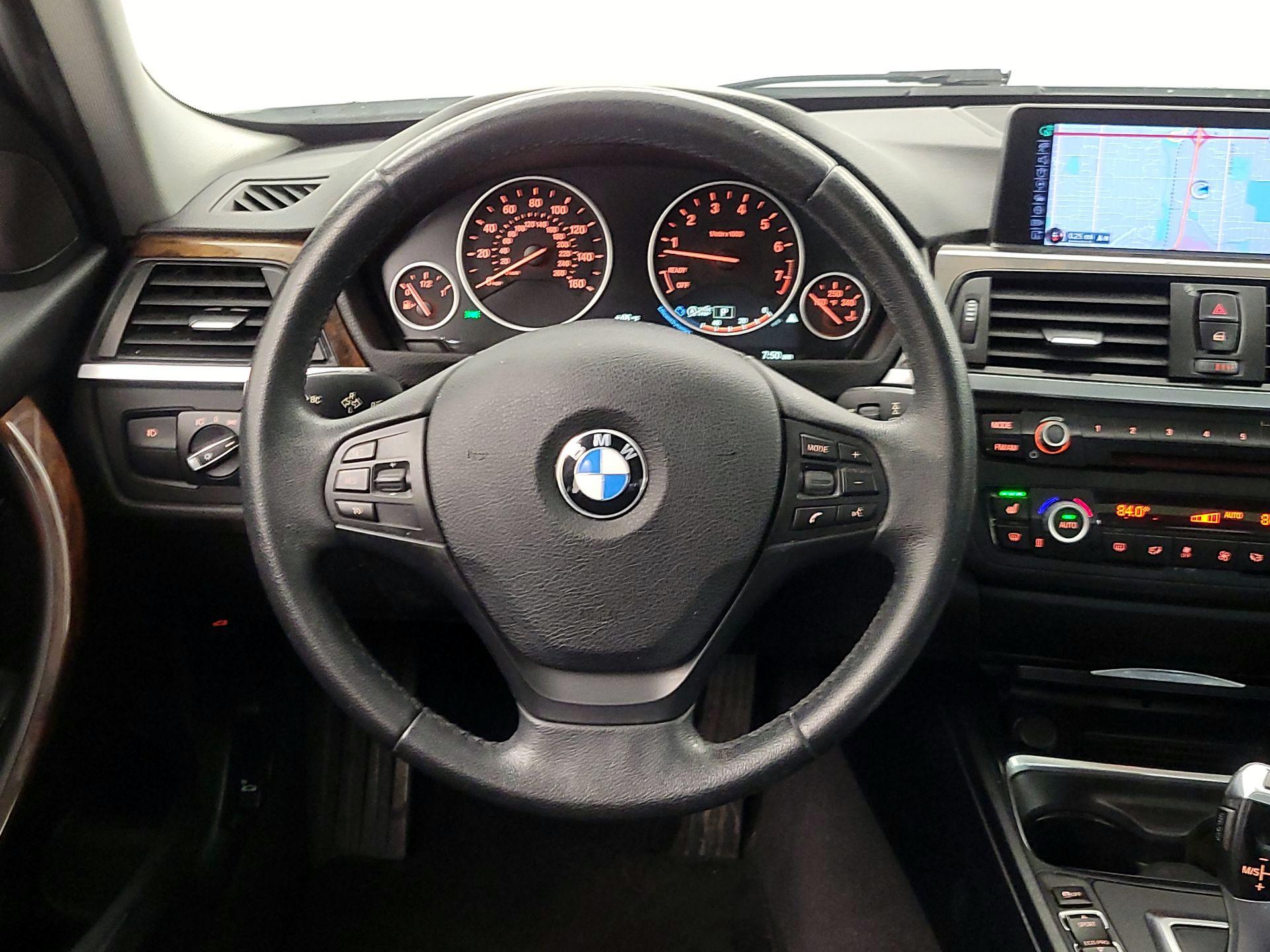 Thumbnail: 2015 BMW 3 Series - 10