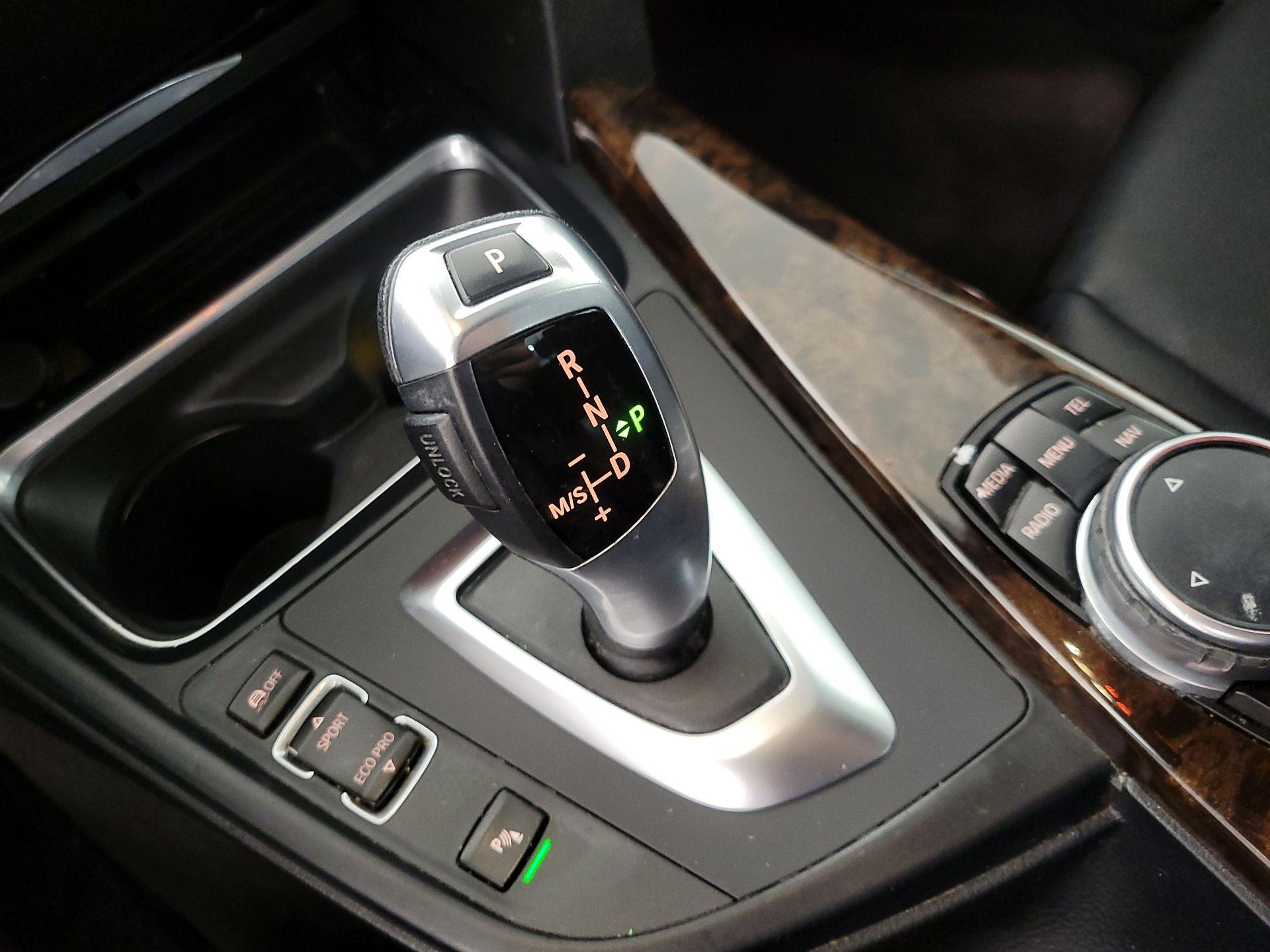 Thumbnail: 2015 BMW 3 Series - 18
