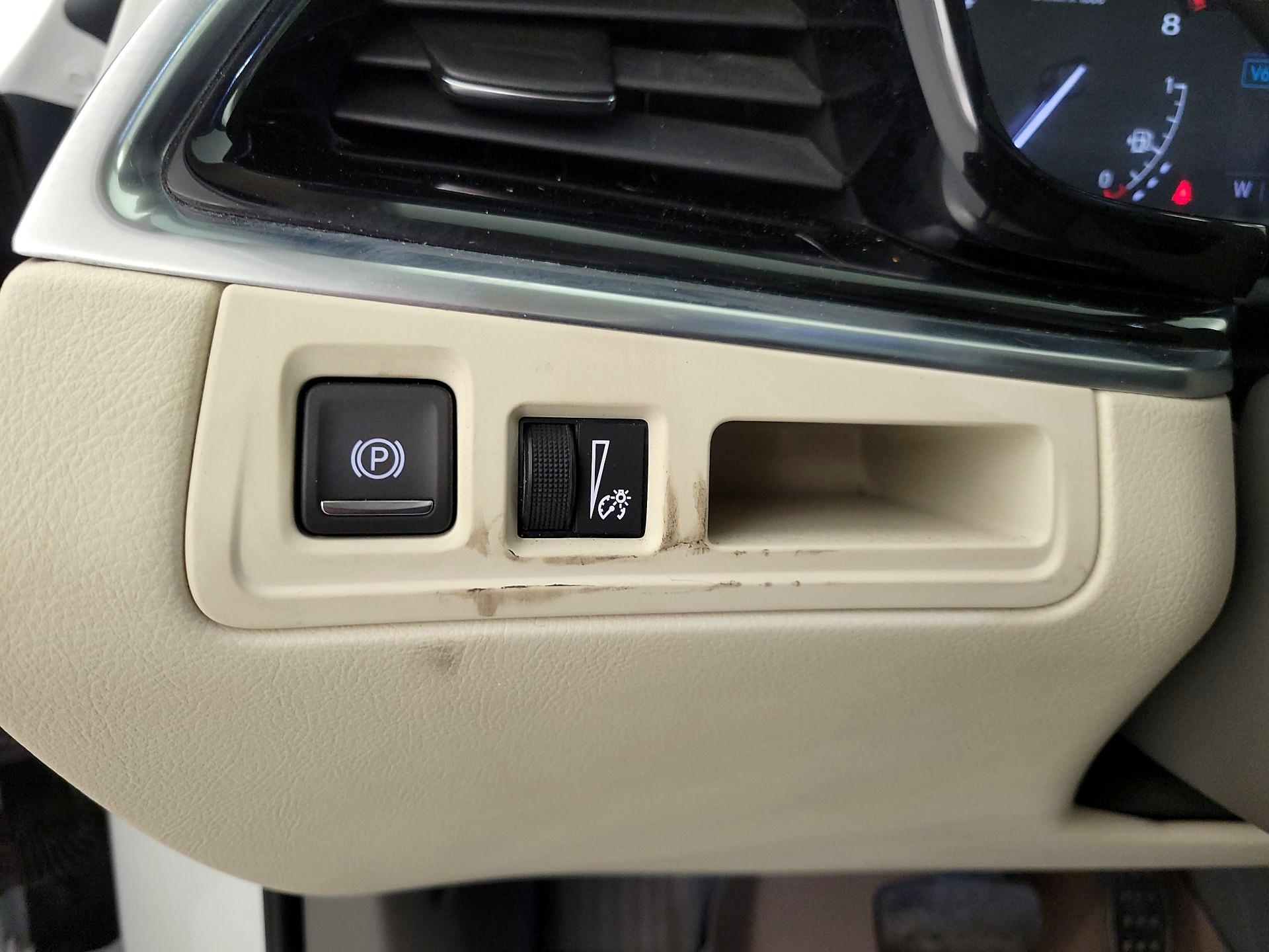 Thumbnail: 2023 Cadillac XT6 - 13