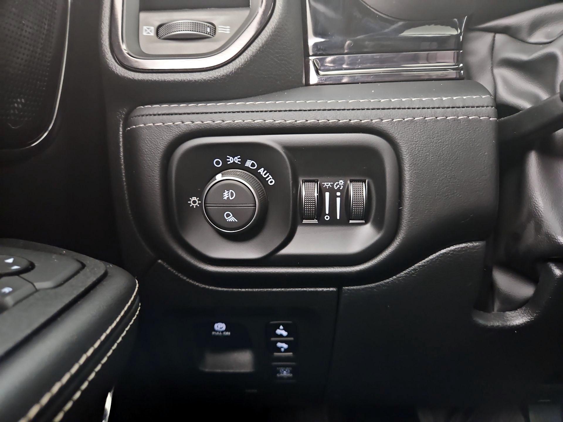 Thumbnail: 2025 RAM 1500 - 13