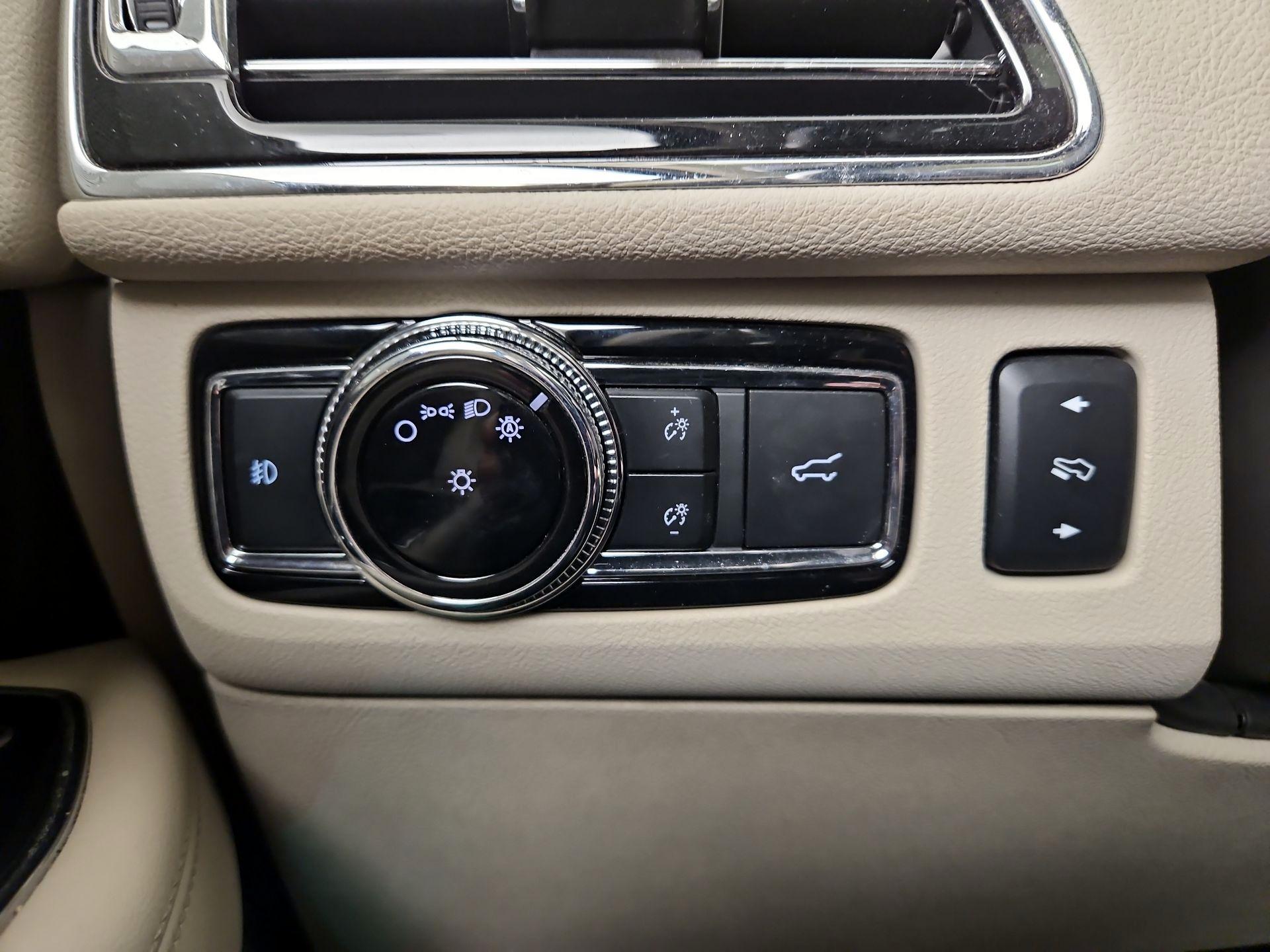 Thumbnail: 2019 Lincoln Navigator - 13