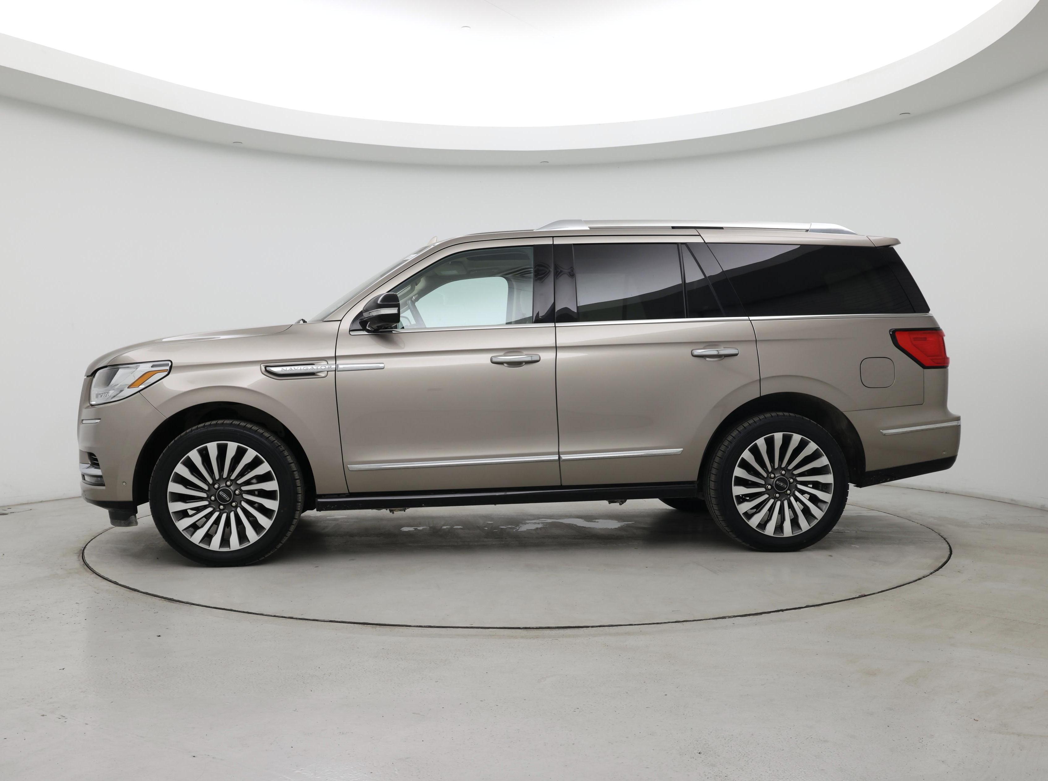 Thumbnail: 2019 Lincoln Navigator - 3
