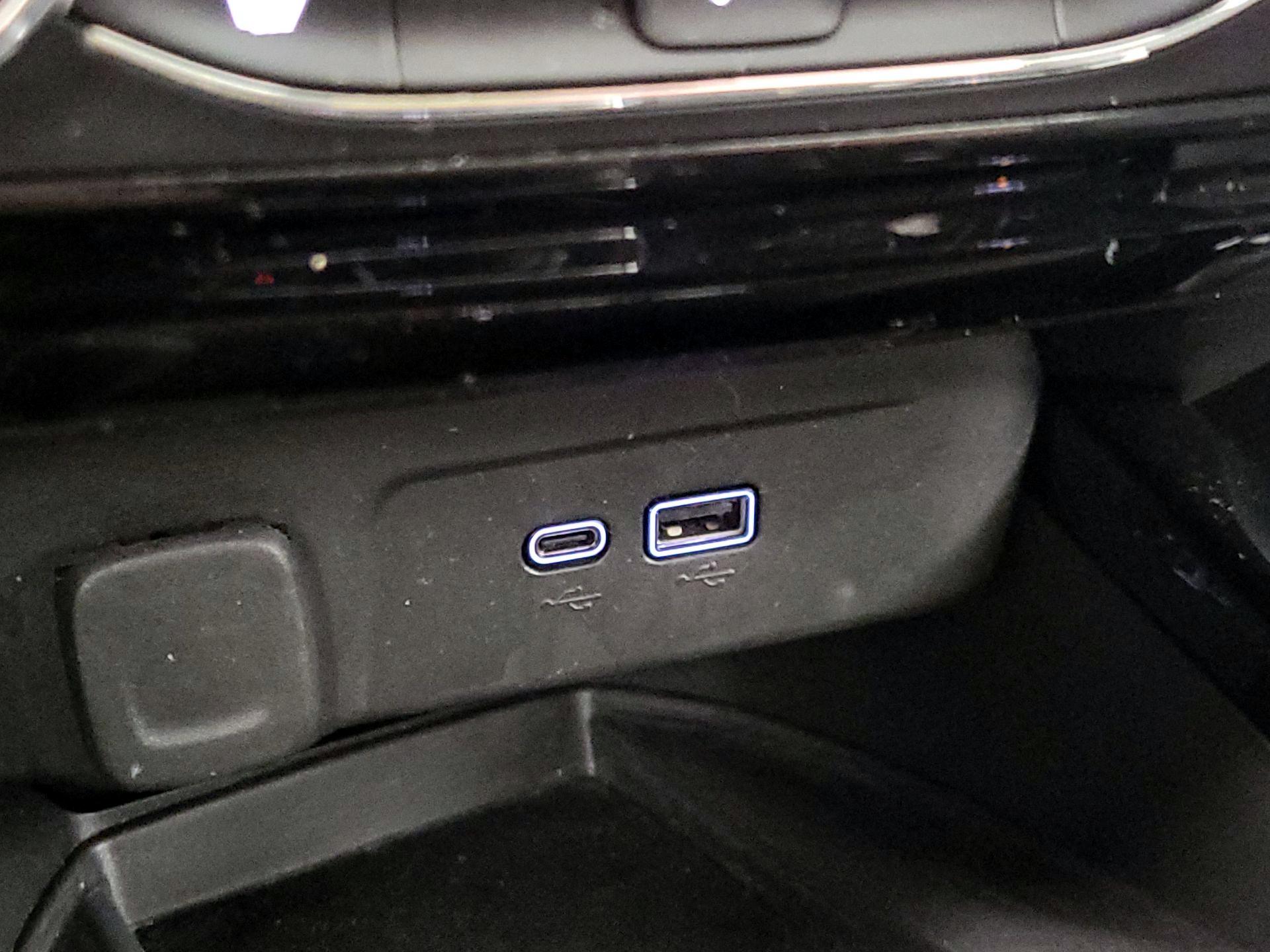 Thumbnail: 2024 Chevrolet Trax - 18