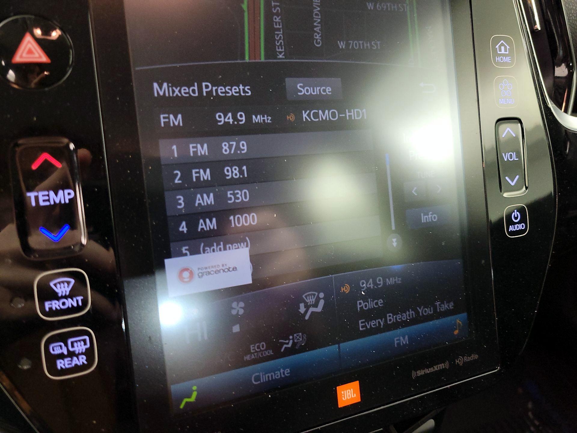 Thumbnail: 2021 Toyota Prius Prime - 16