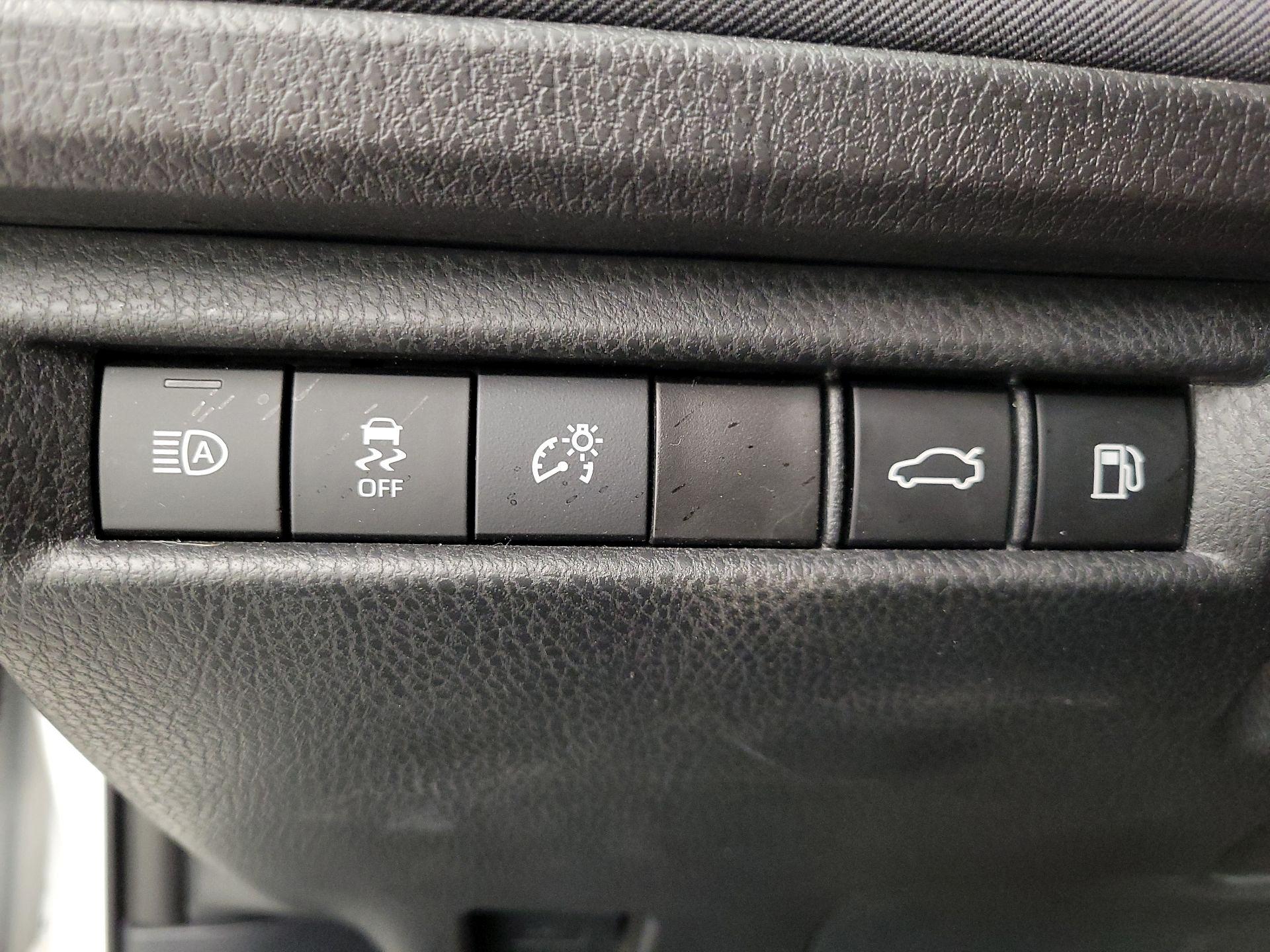 Thumbnail: 2025 Toyota Camry - 13