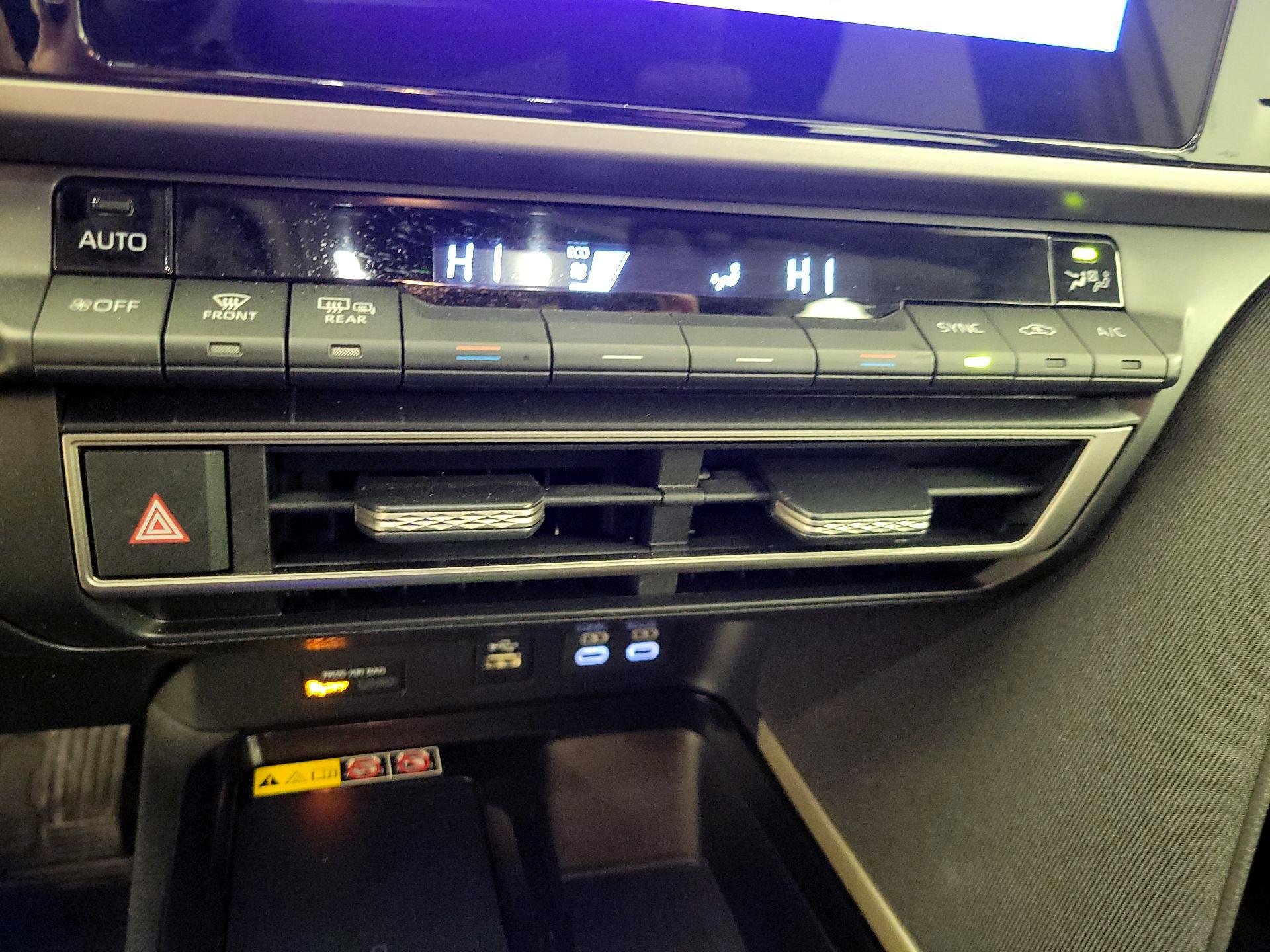 Thumbnail: 2025 Toyota Camry - 16