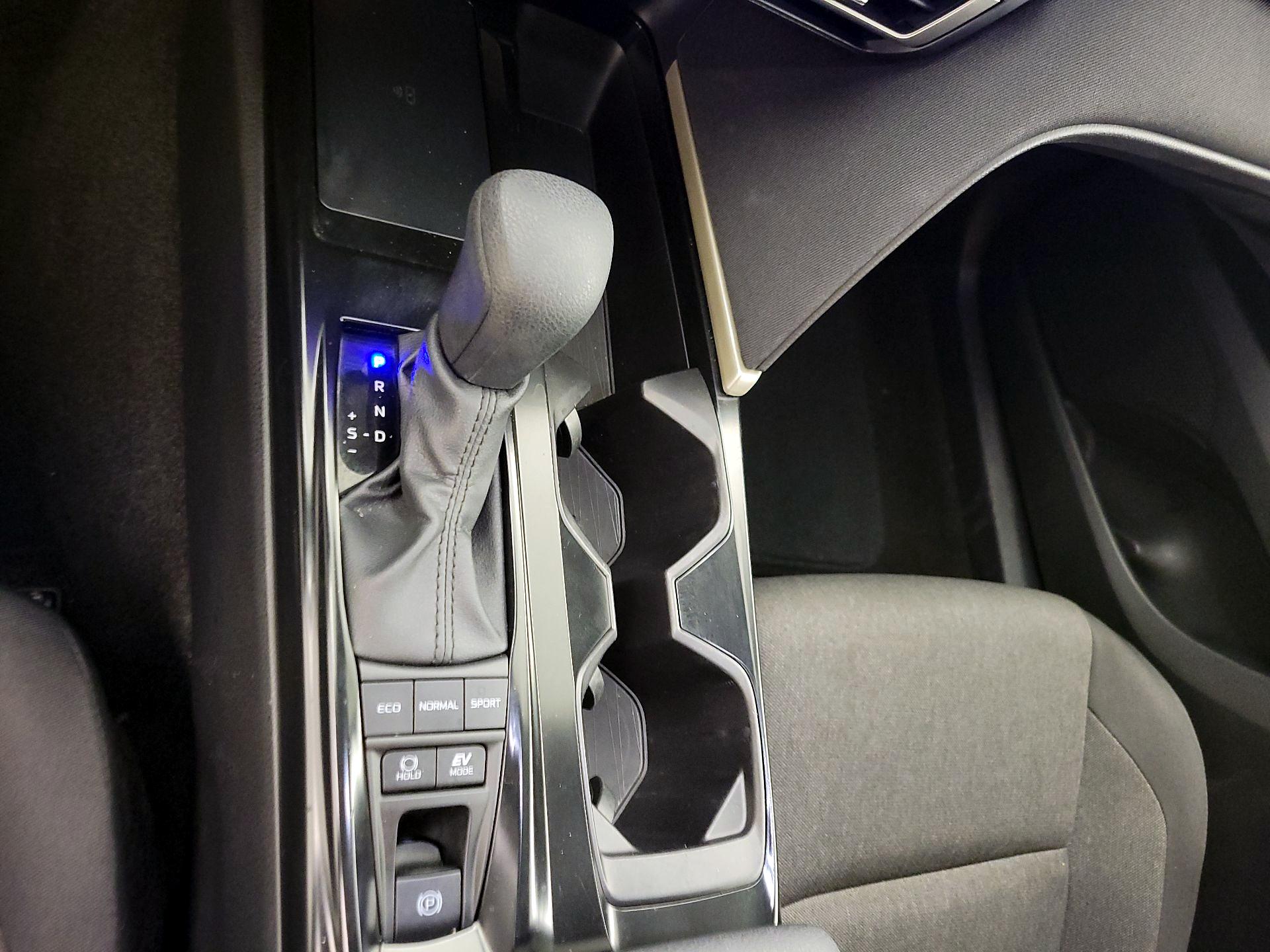 Thumbnail: 2025 Toyota Camry - 17