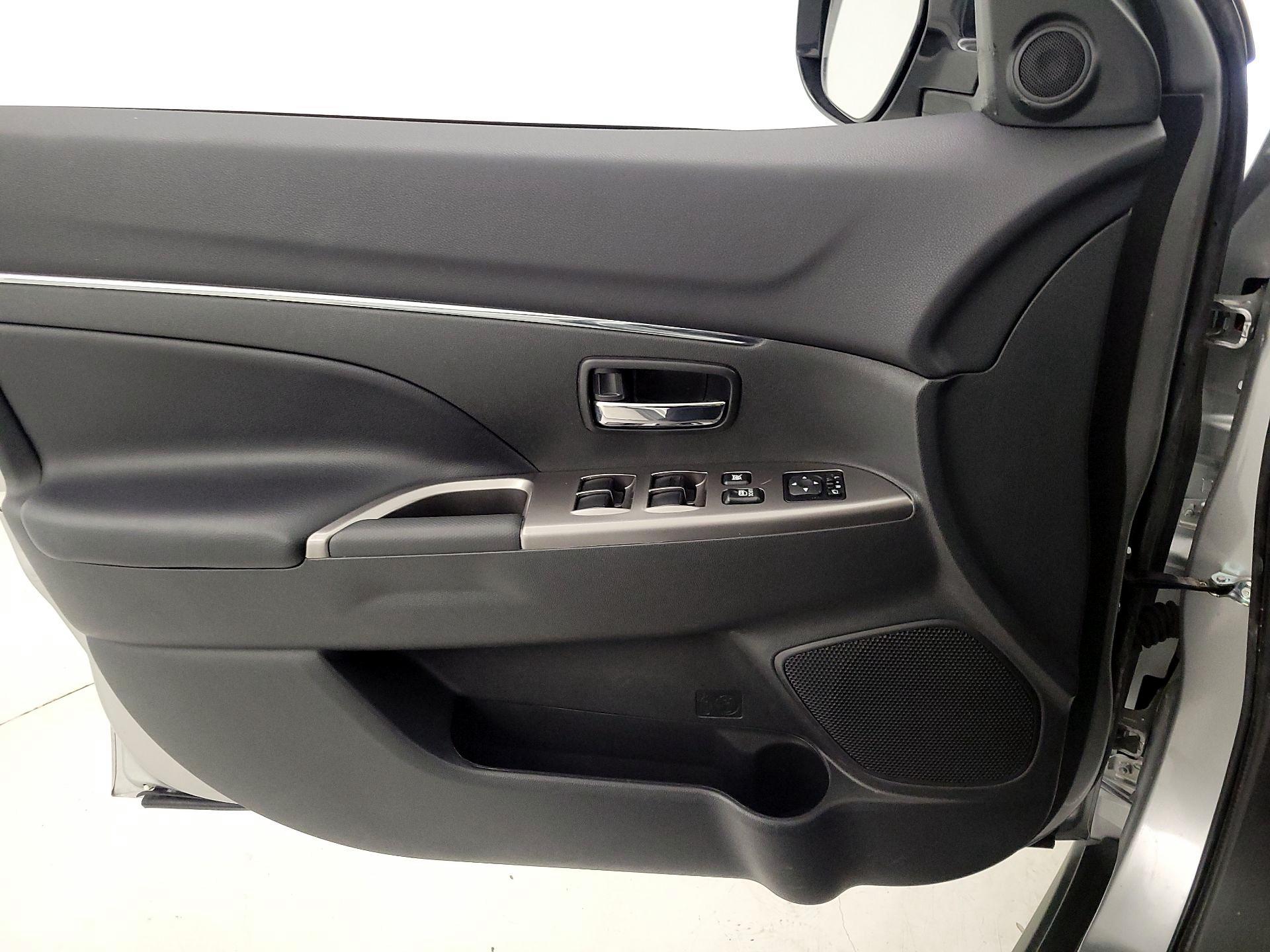 Thumbnail: 2025 Mitsubishi Outlander Sport - 12