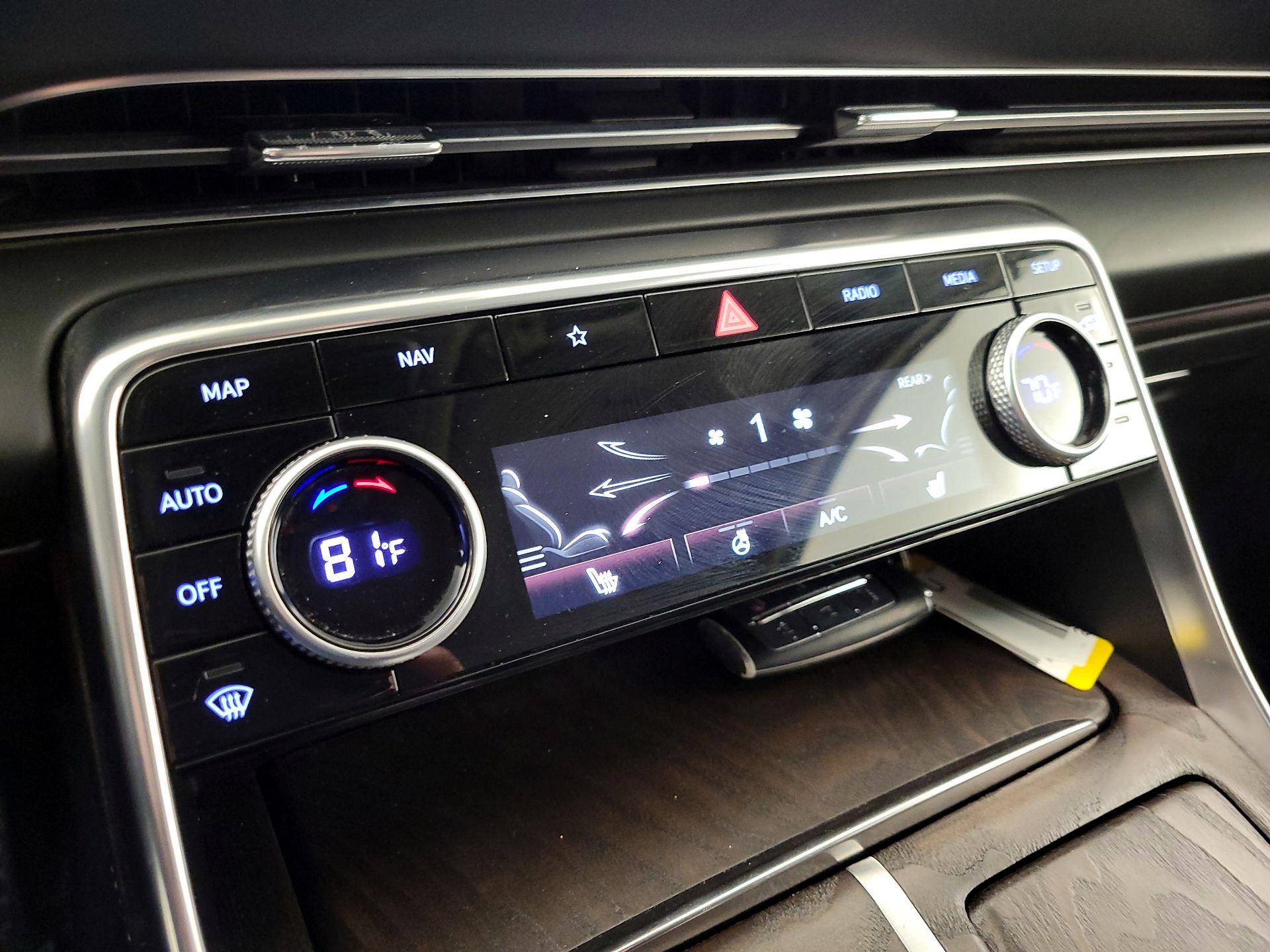 Thumbnail: 2024 Genesis GV80 - 17