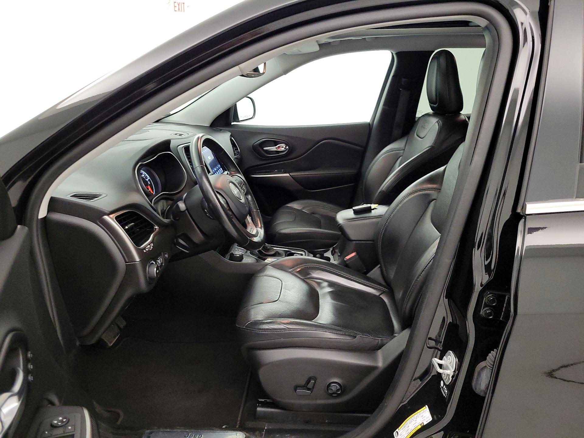 Thumbnail: 2021 Jeep Cherokee - 11