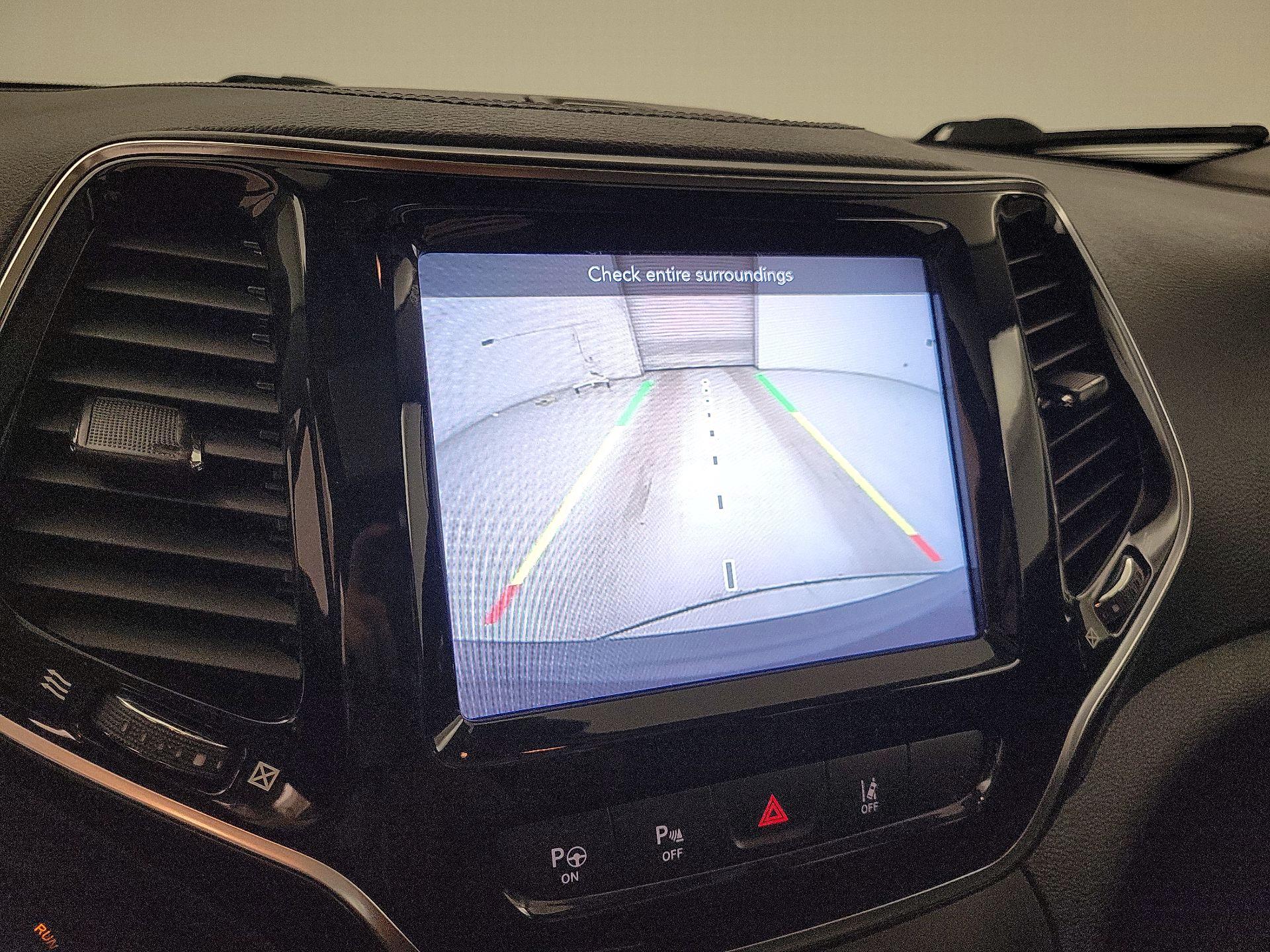 Thumbnail: 2021 Jeep Cherokee - 14