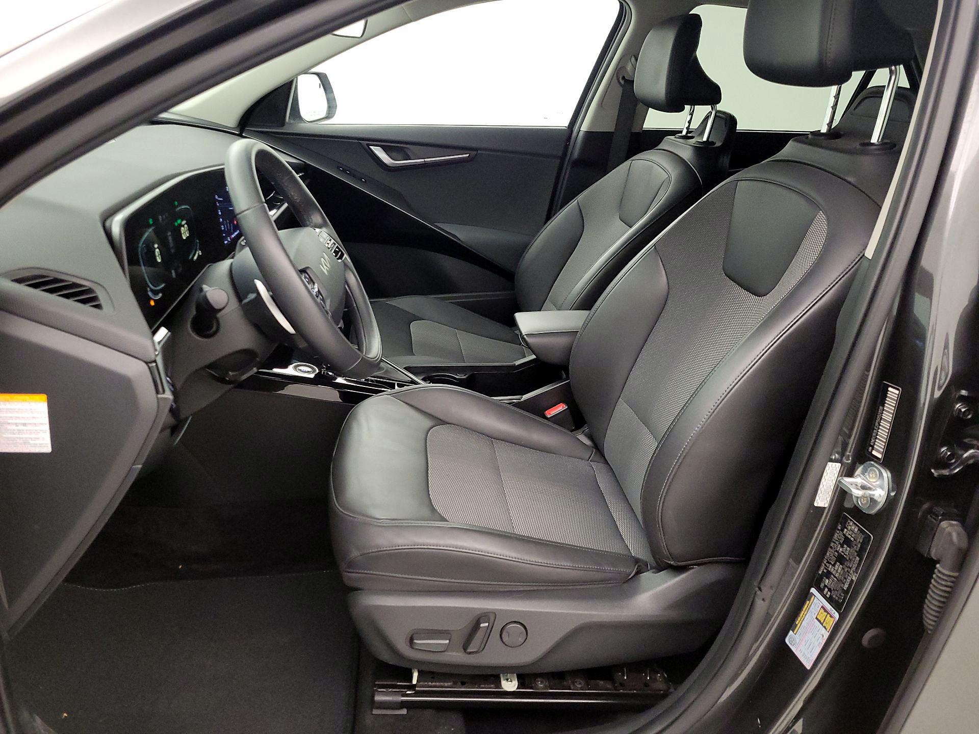 Thumbnail: 2023 Kia Niro - 11