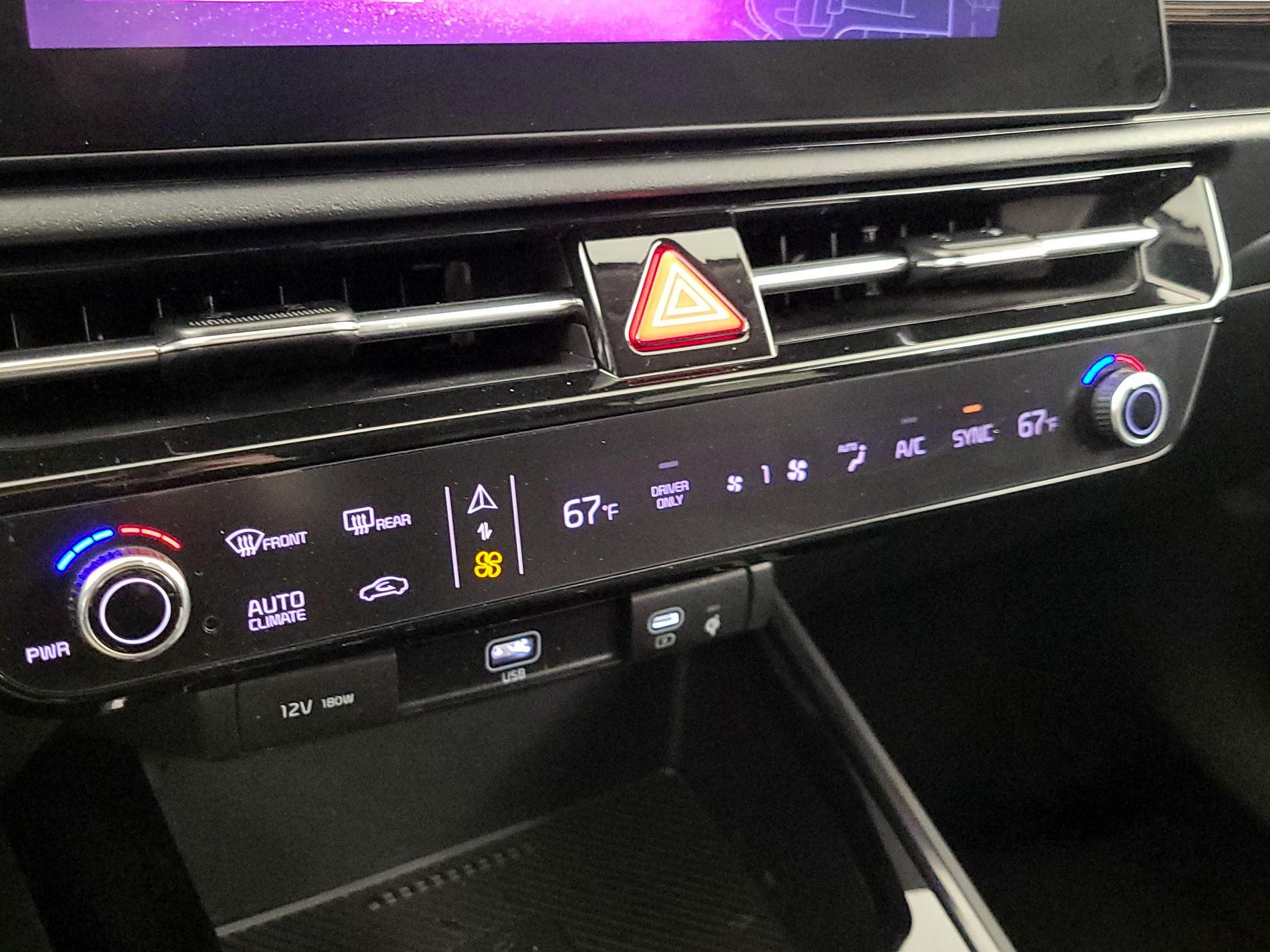 Thumbnail: 2023 Kia Niro - 17