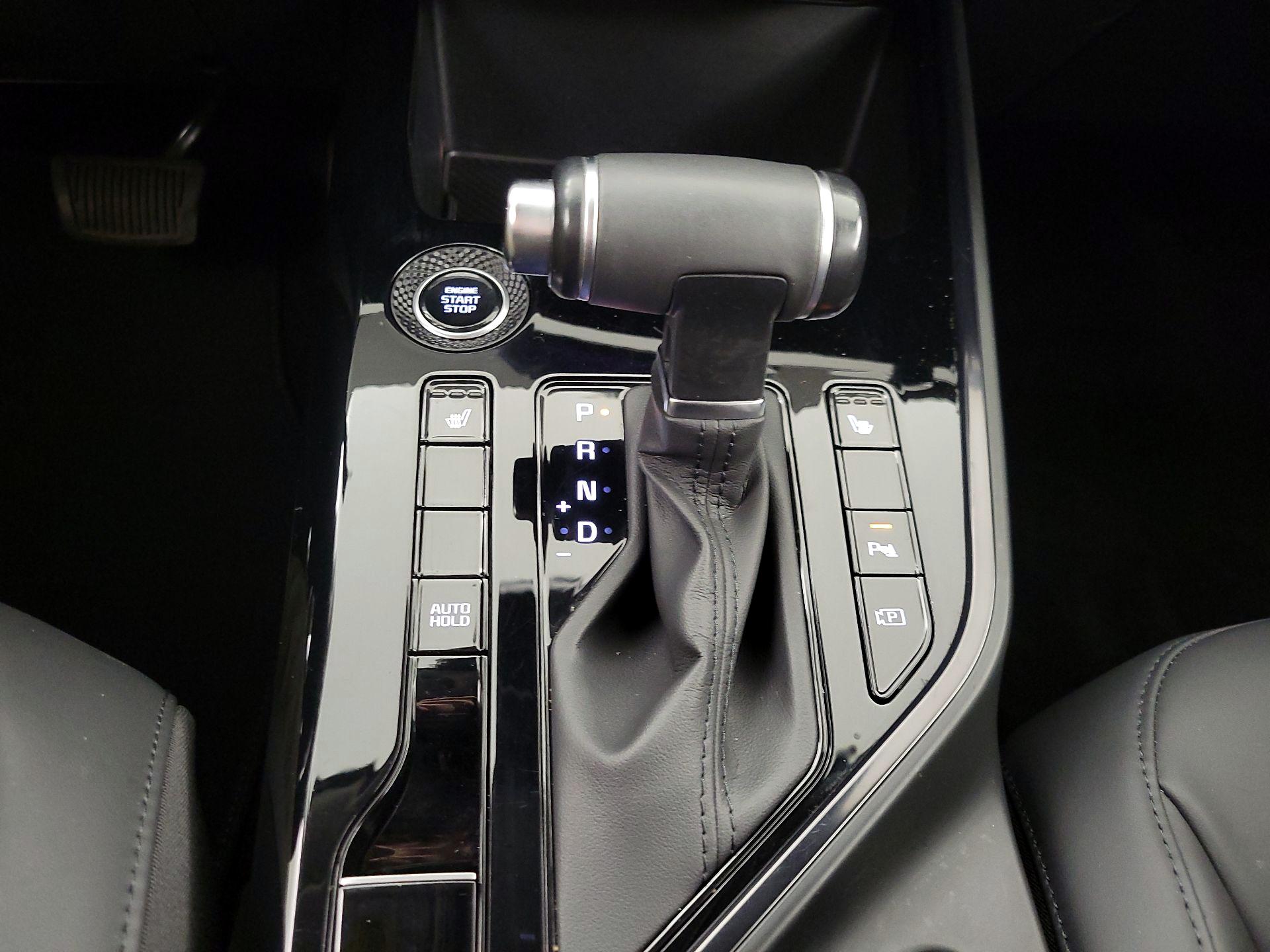 Thumbnail: 2023 Kia Niro - 18