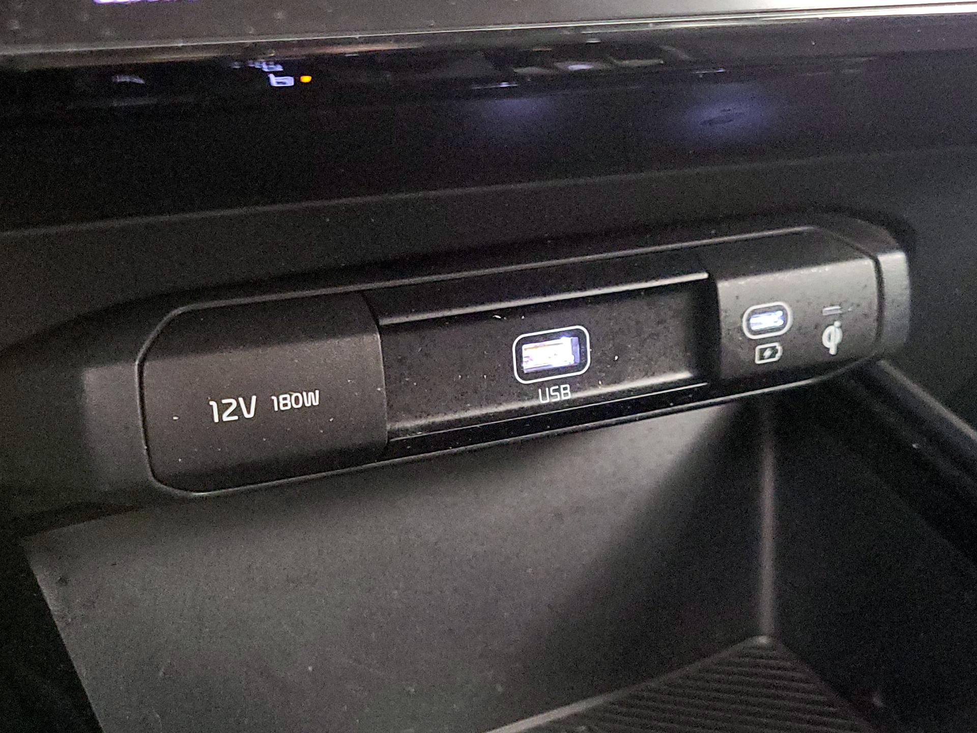 Thumbnail: 2023 Kia Niro - 19