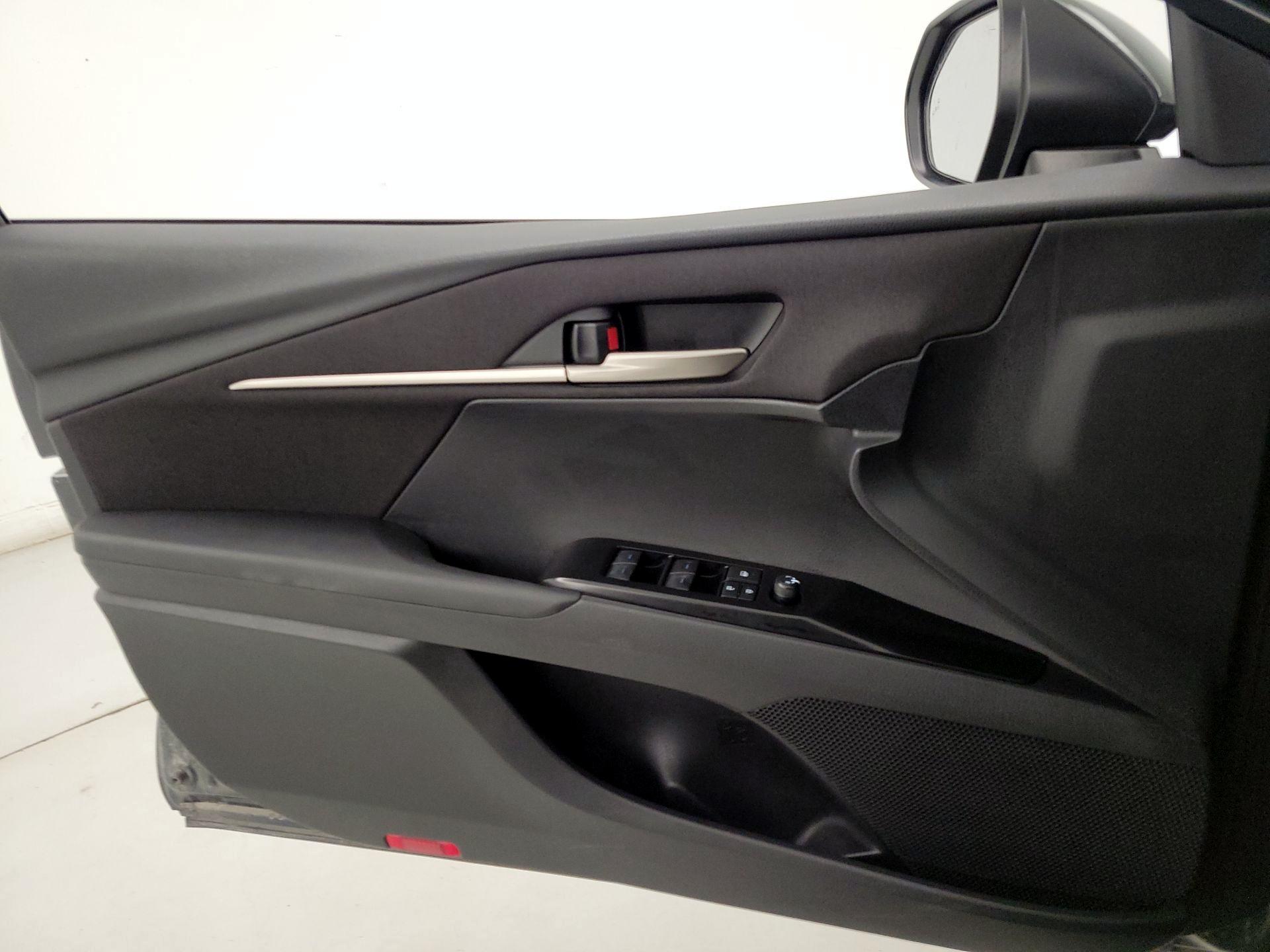 Thumbnail: 2025 Toyota Camry - 12