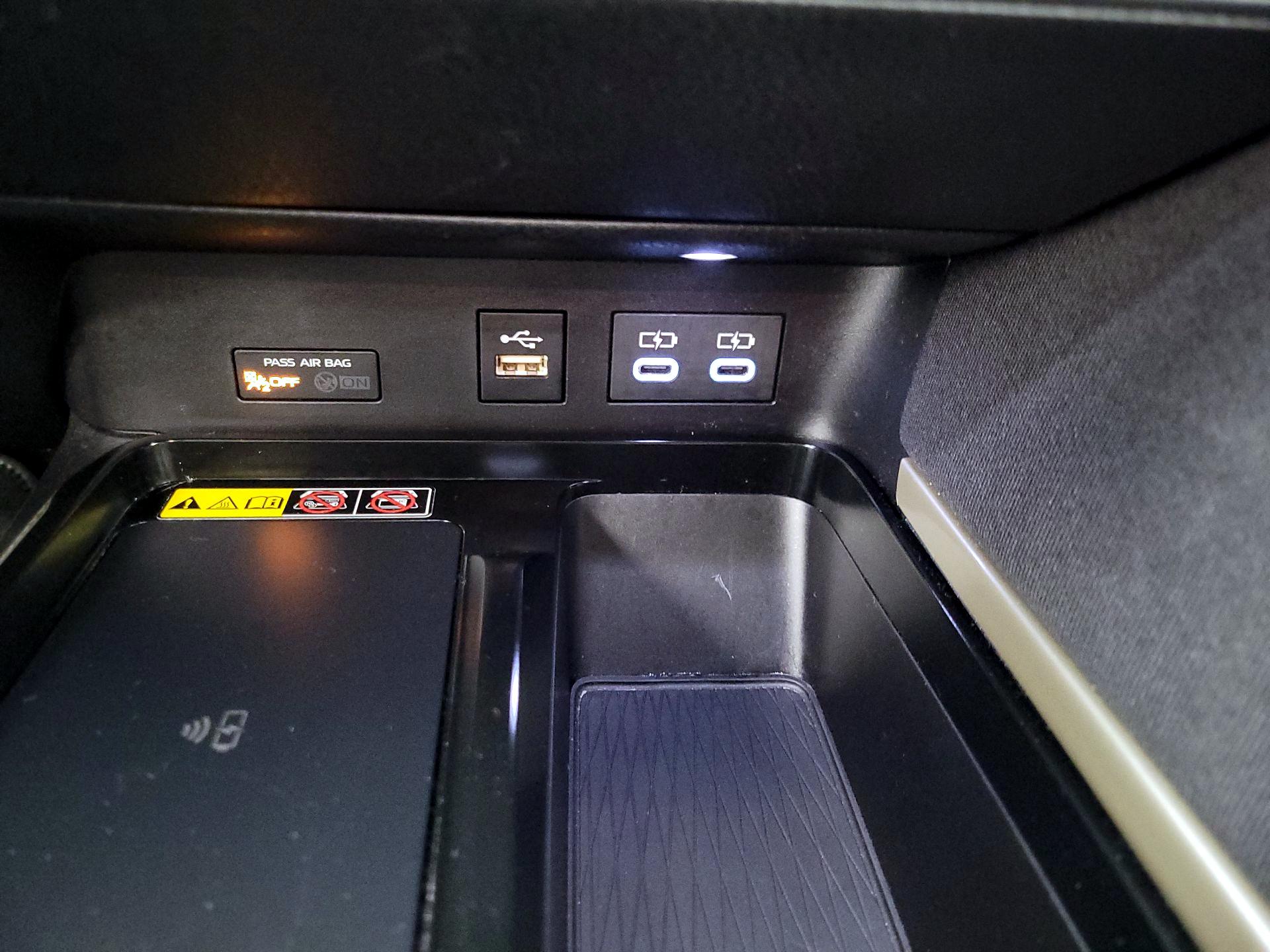 Thumbnail: 2025 Toyota Camry - 18