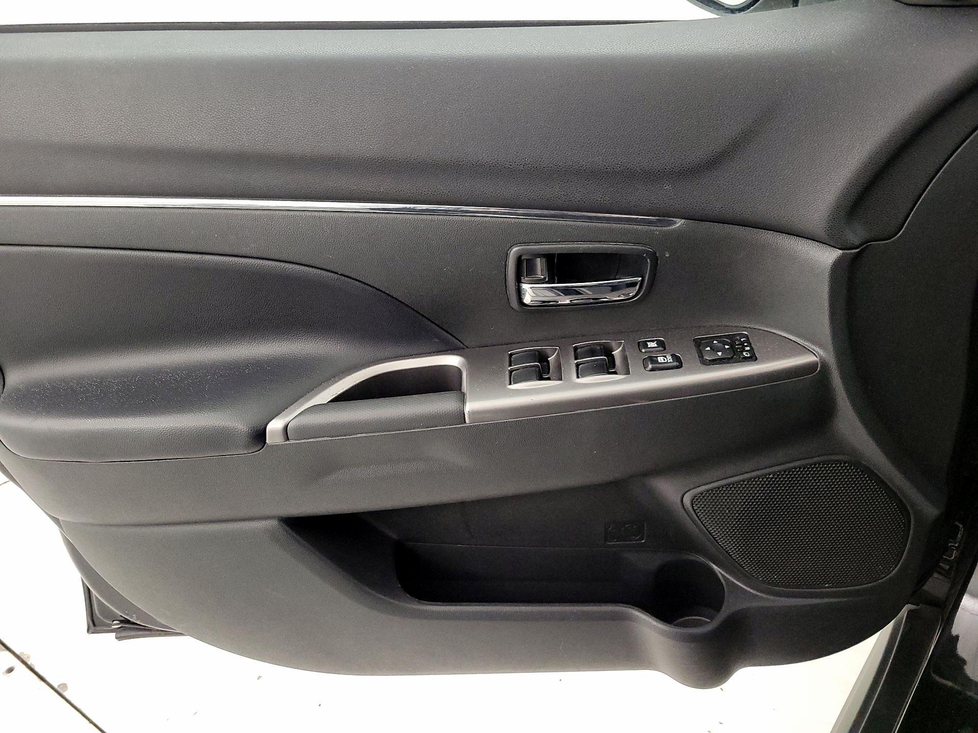 Thumbnail: 2024 Mitsubishi Outlander Sport - 12