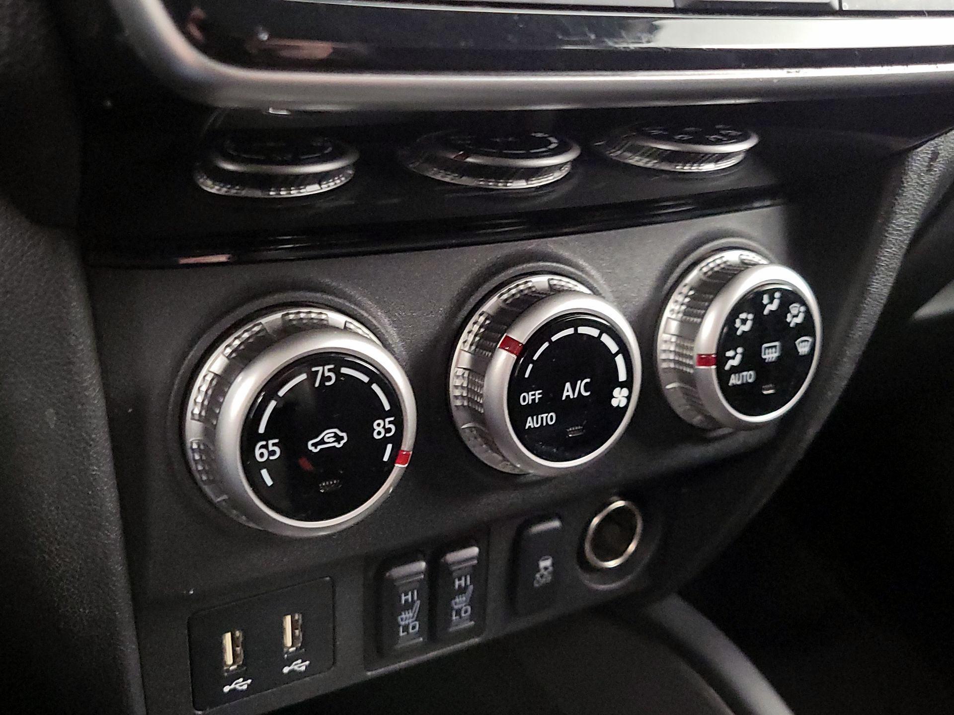 Thumbnail: 2024 Mitsubishi Outlander Sport - 16