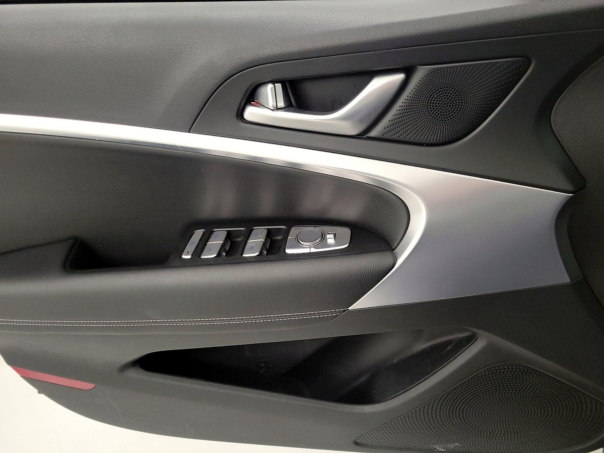 Thumbnail: 2025 Genesis G70 - 12