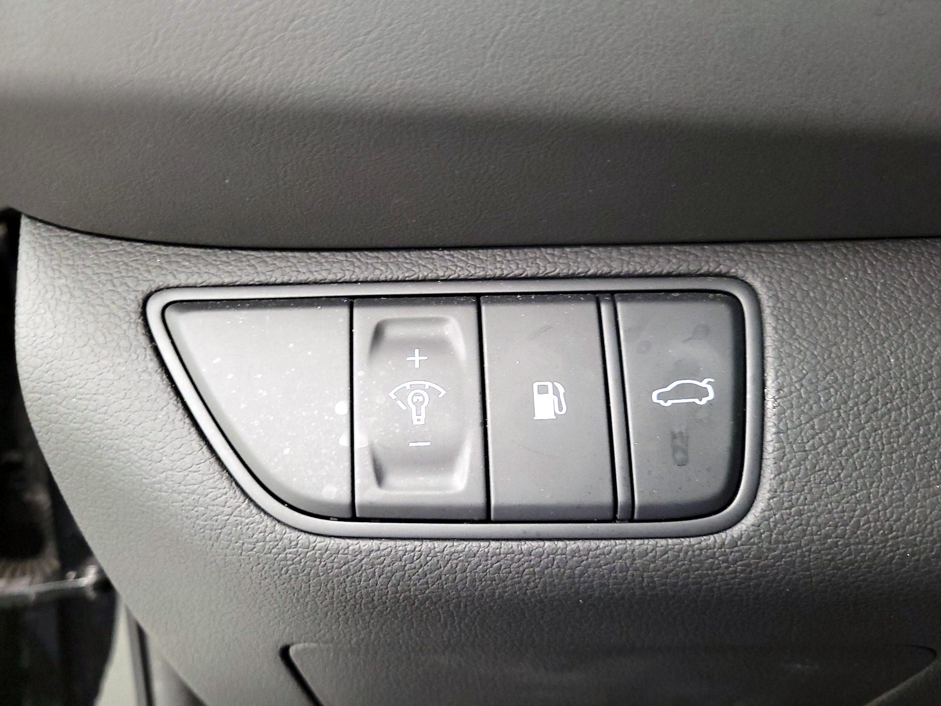 Thumbnail: 2025 Genesis G70 - 13