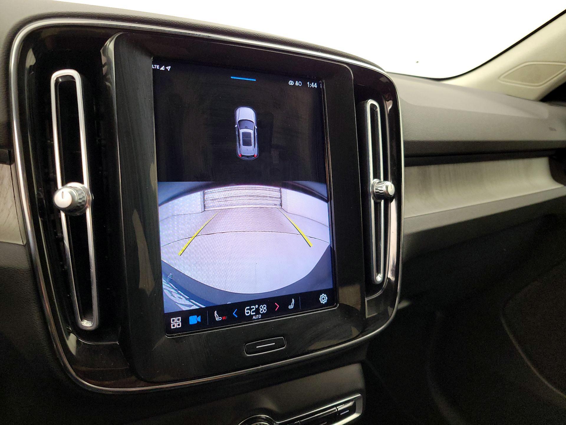 Thumbnail: 2023 Volvo XC40 - 14