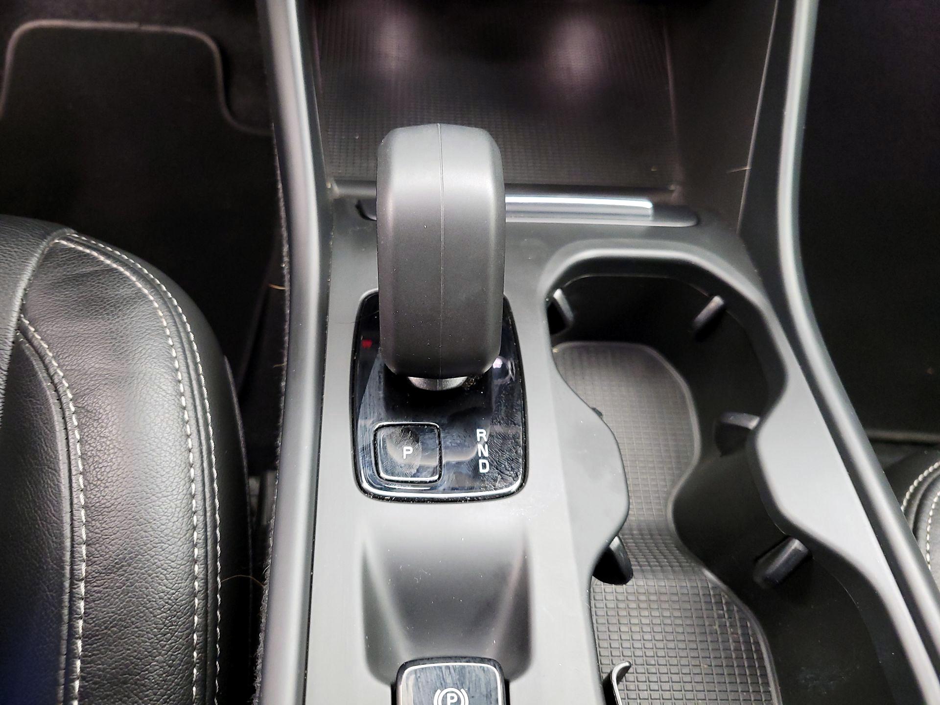 Thumbnail: 2023 Volvo XC40 - 17