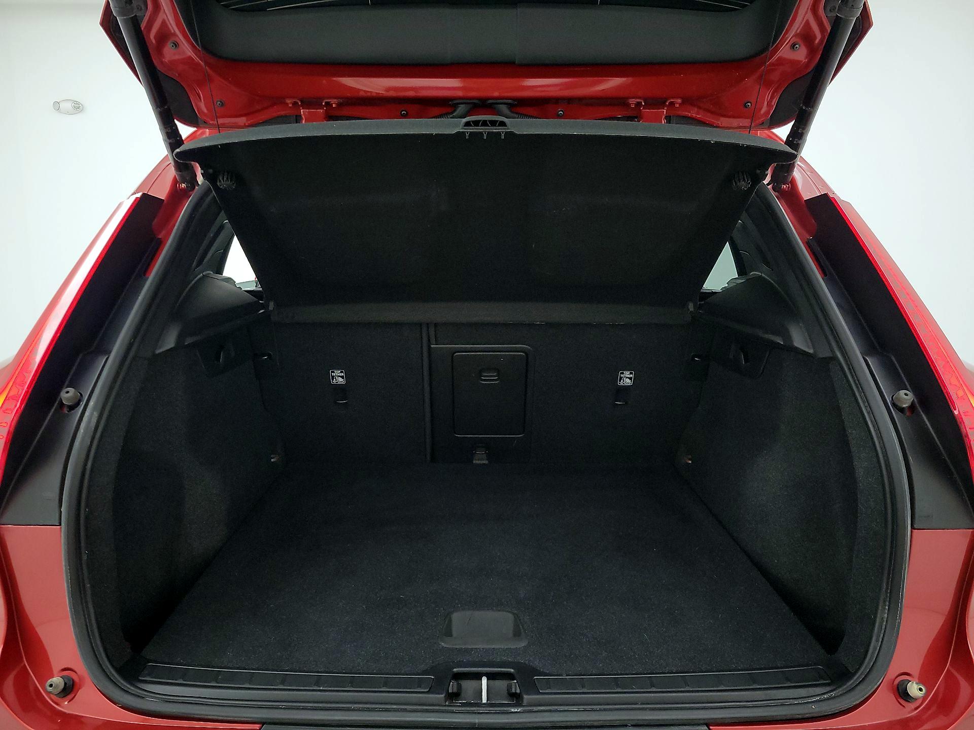 Thumbnail: 2023 Volvo XC40 - 20