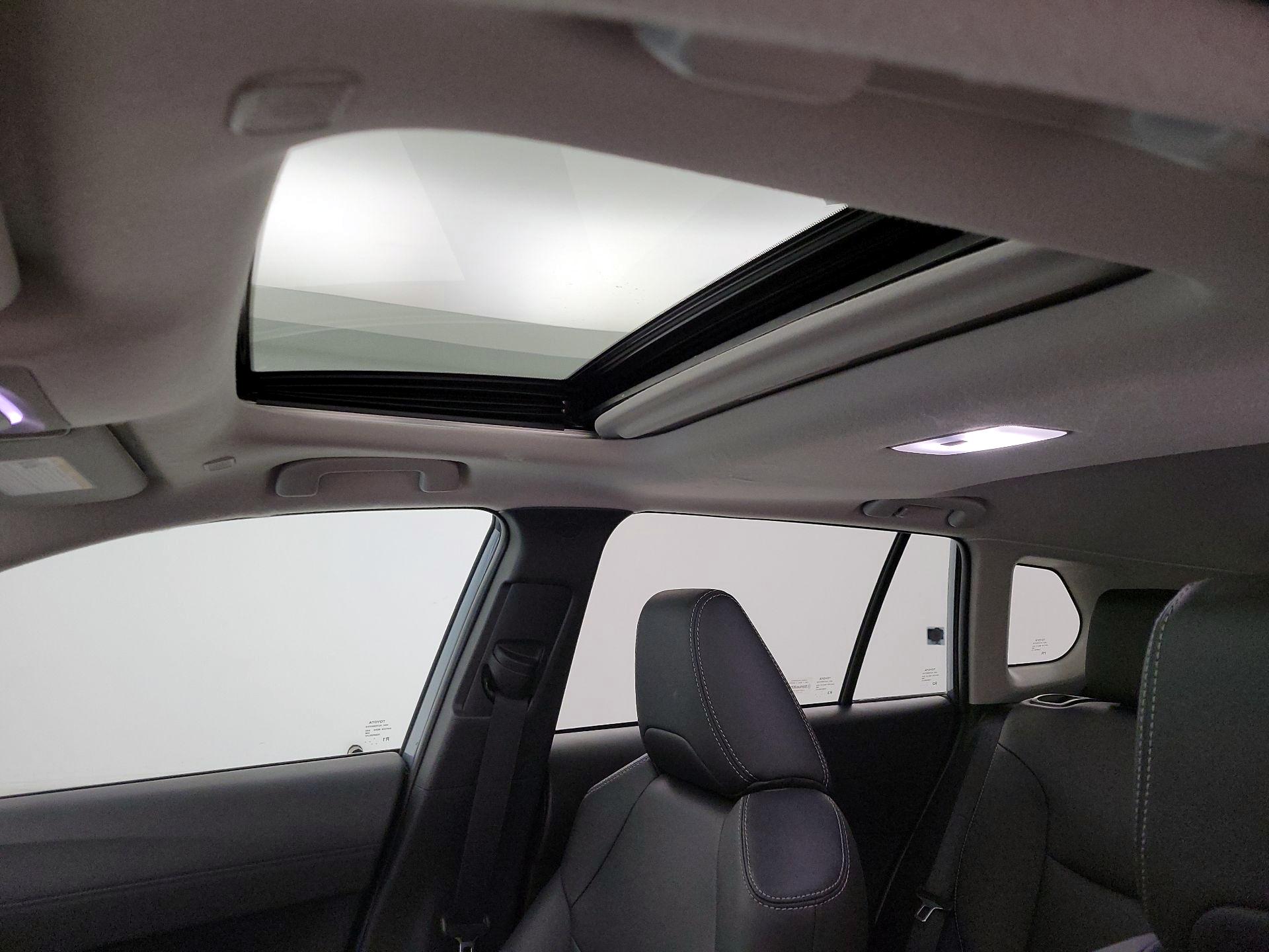 Thumbnail: 2023 Toyota Corolla Cross - 19