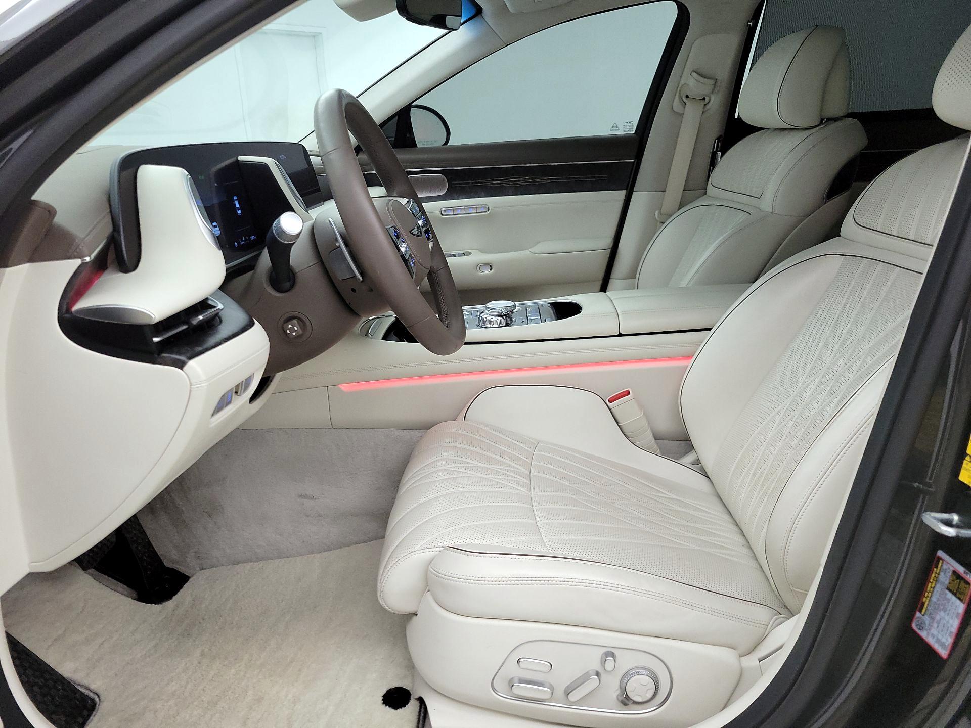 Thumbnail: 2023 Genesis G90 - 11