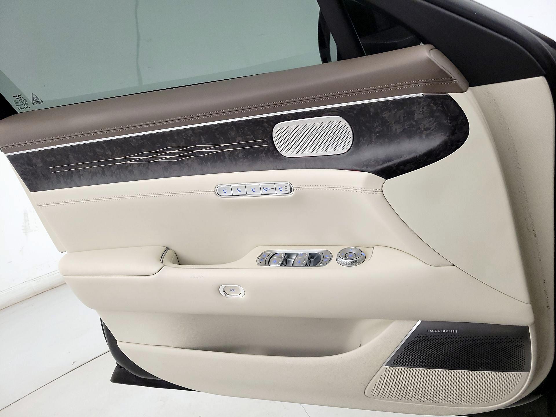 Thumbnail: 2023 Genesis G90 - 12