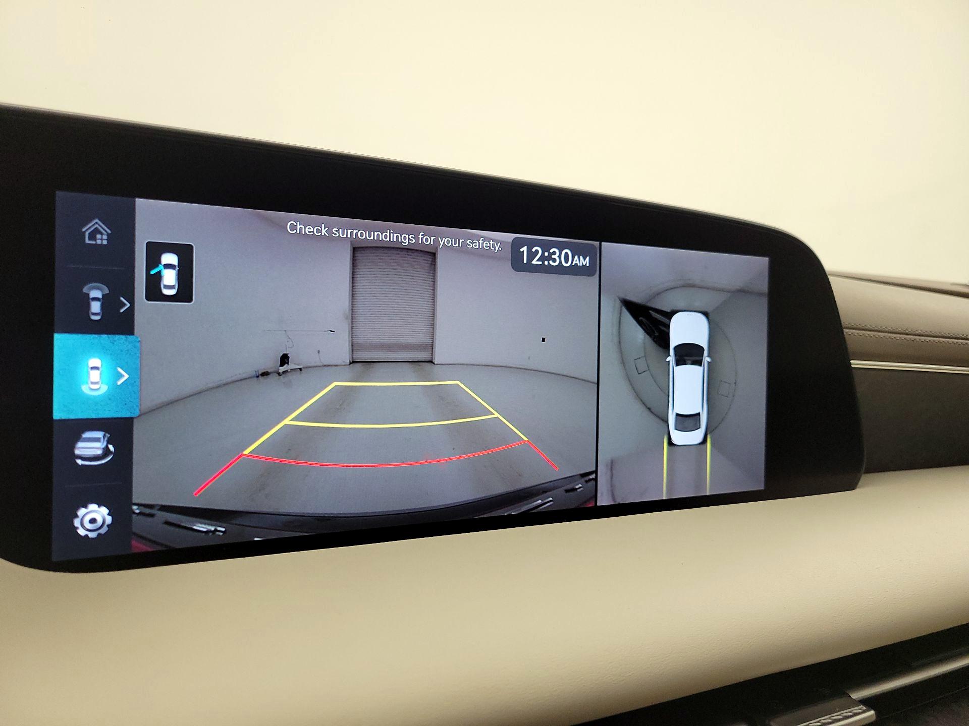 Thumbnail: 2023 Genesis G90 - 15