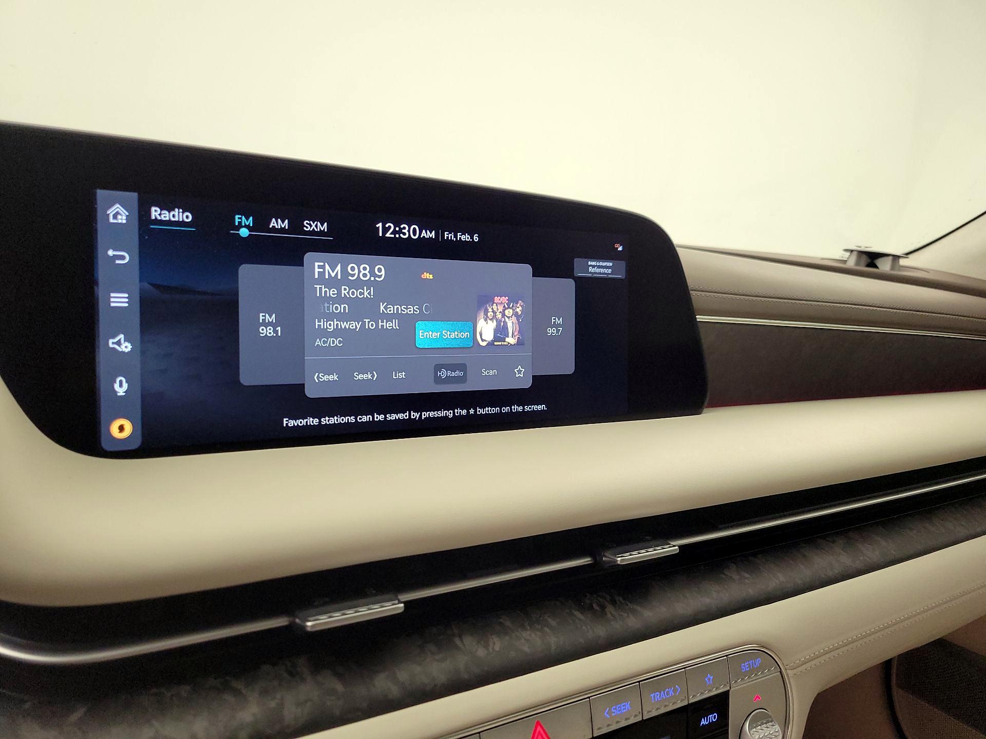 Thumbnail: 2023 Genesis G90 - 16