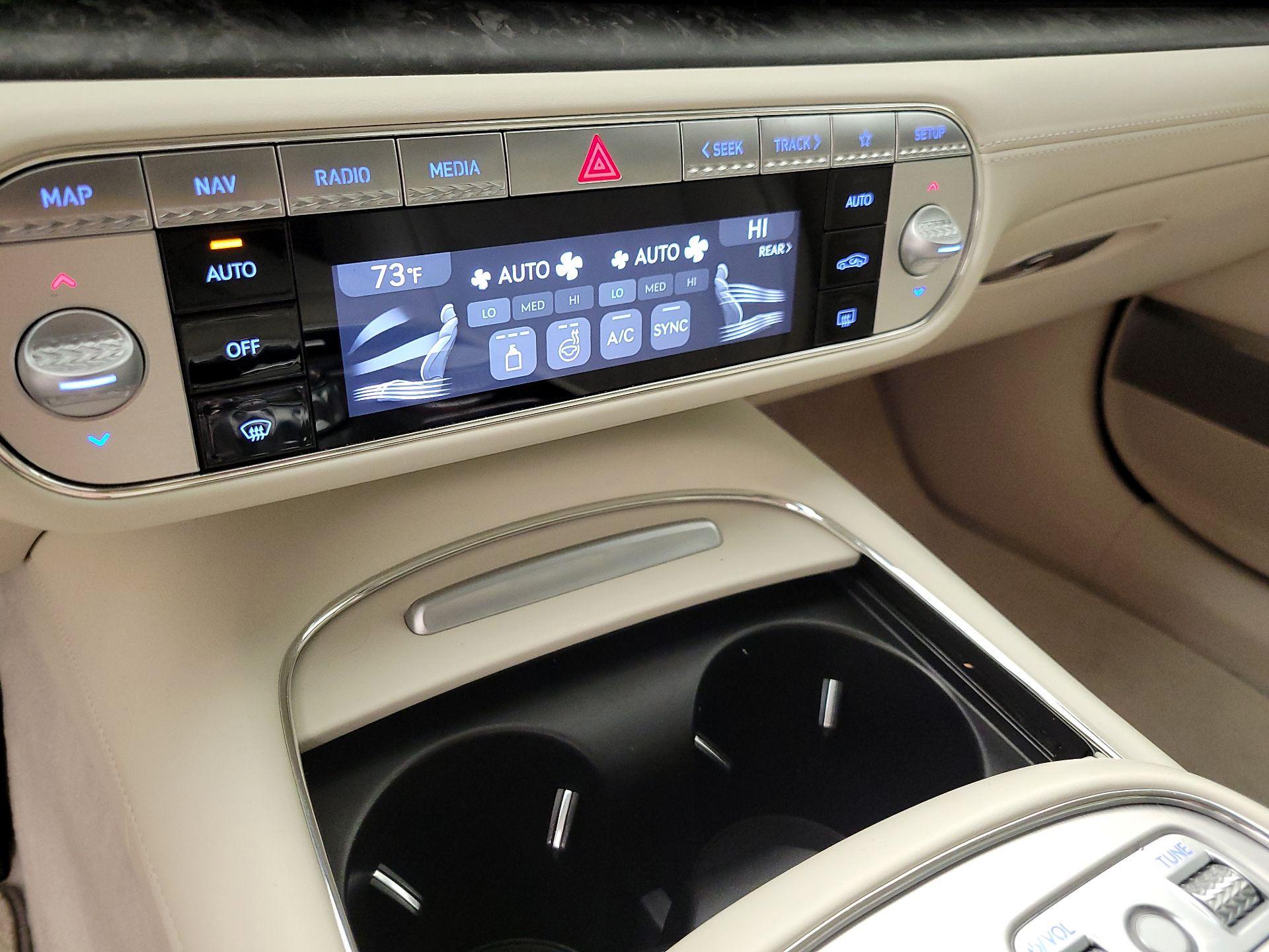 Thumbnail: 2023 Genesis G90 - 17