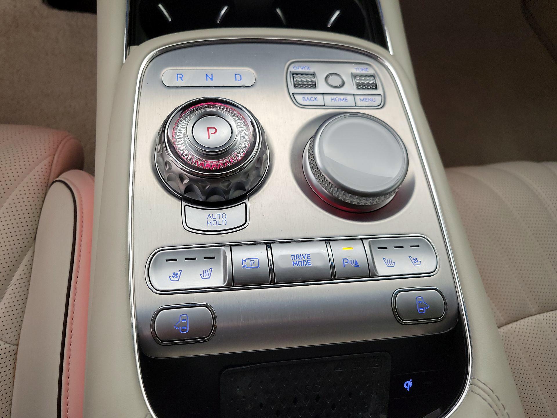 Thumbnail: 2023 Genesis G90 - 18