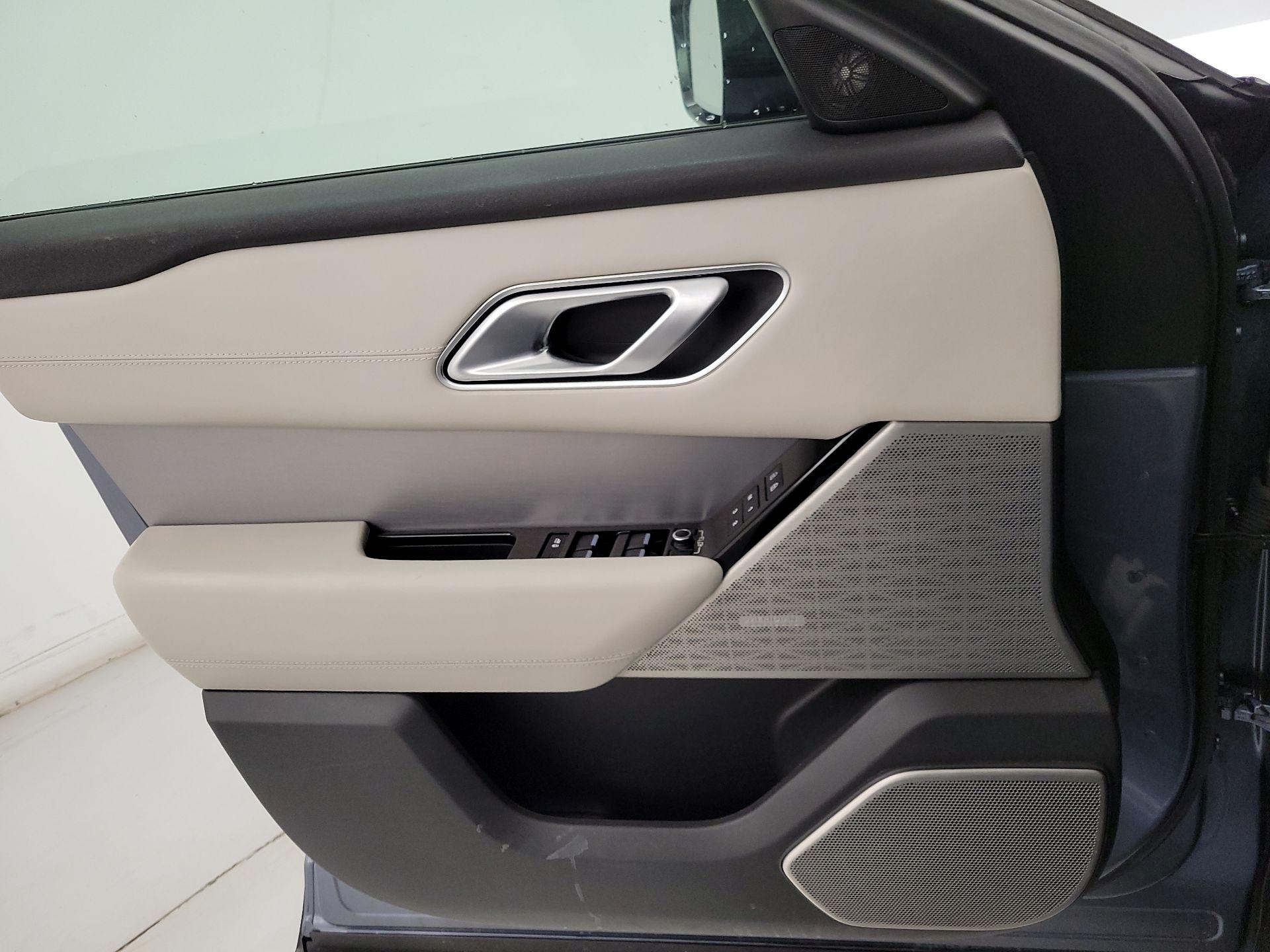 Thumbnail: 2021 Land Rover Range Rover Velar - 12