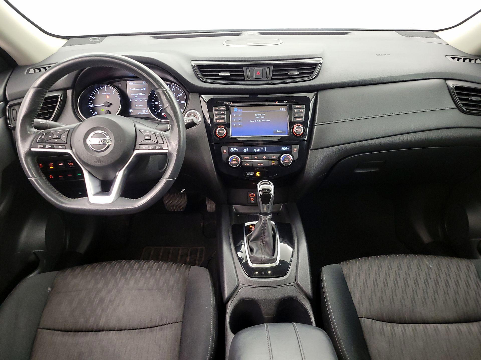 Thumbnail: 2017 Nissan Rogue - 9