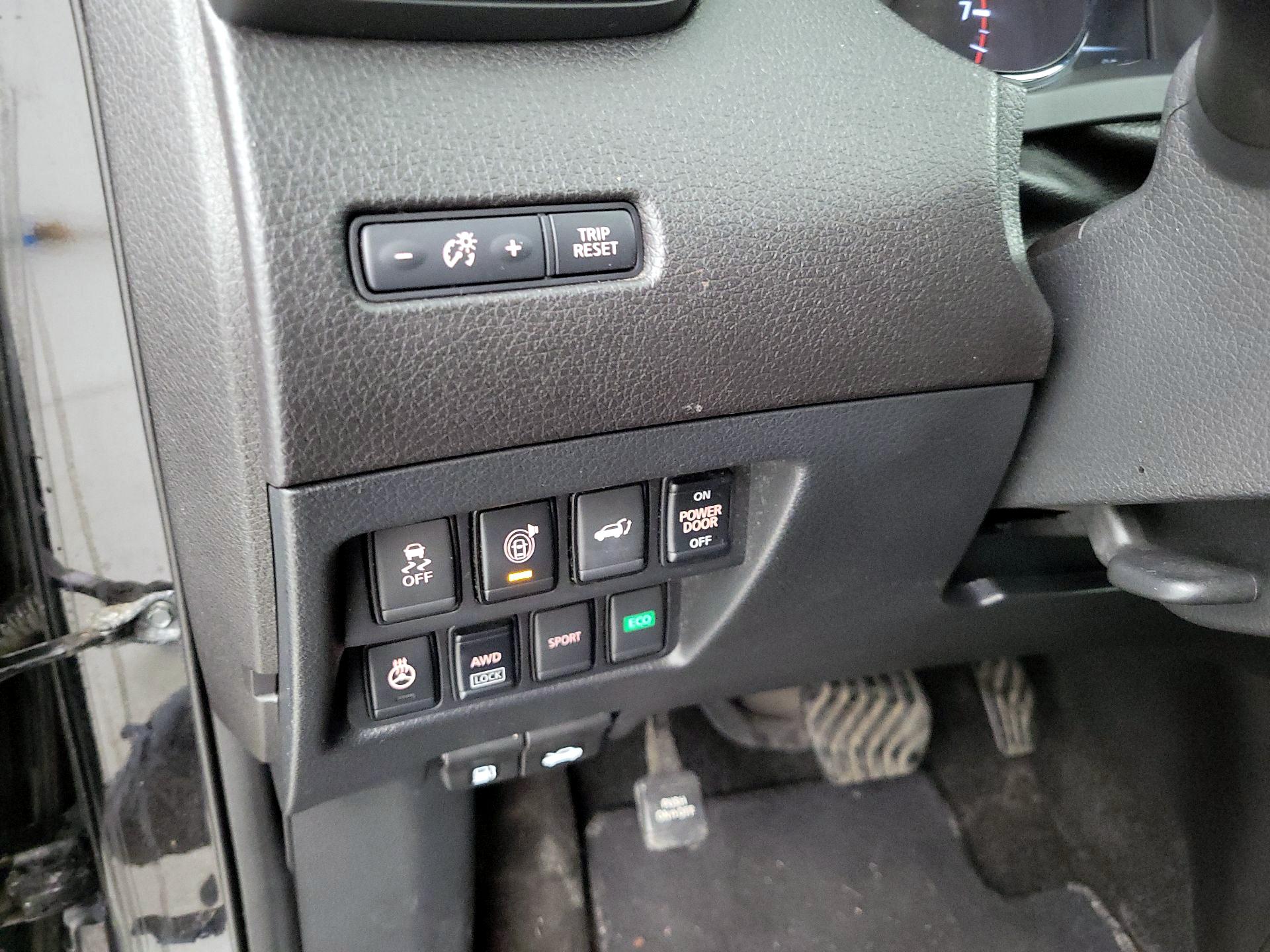 Thumbnail: 2017 Nissan Rogue - 13