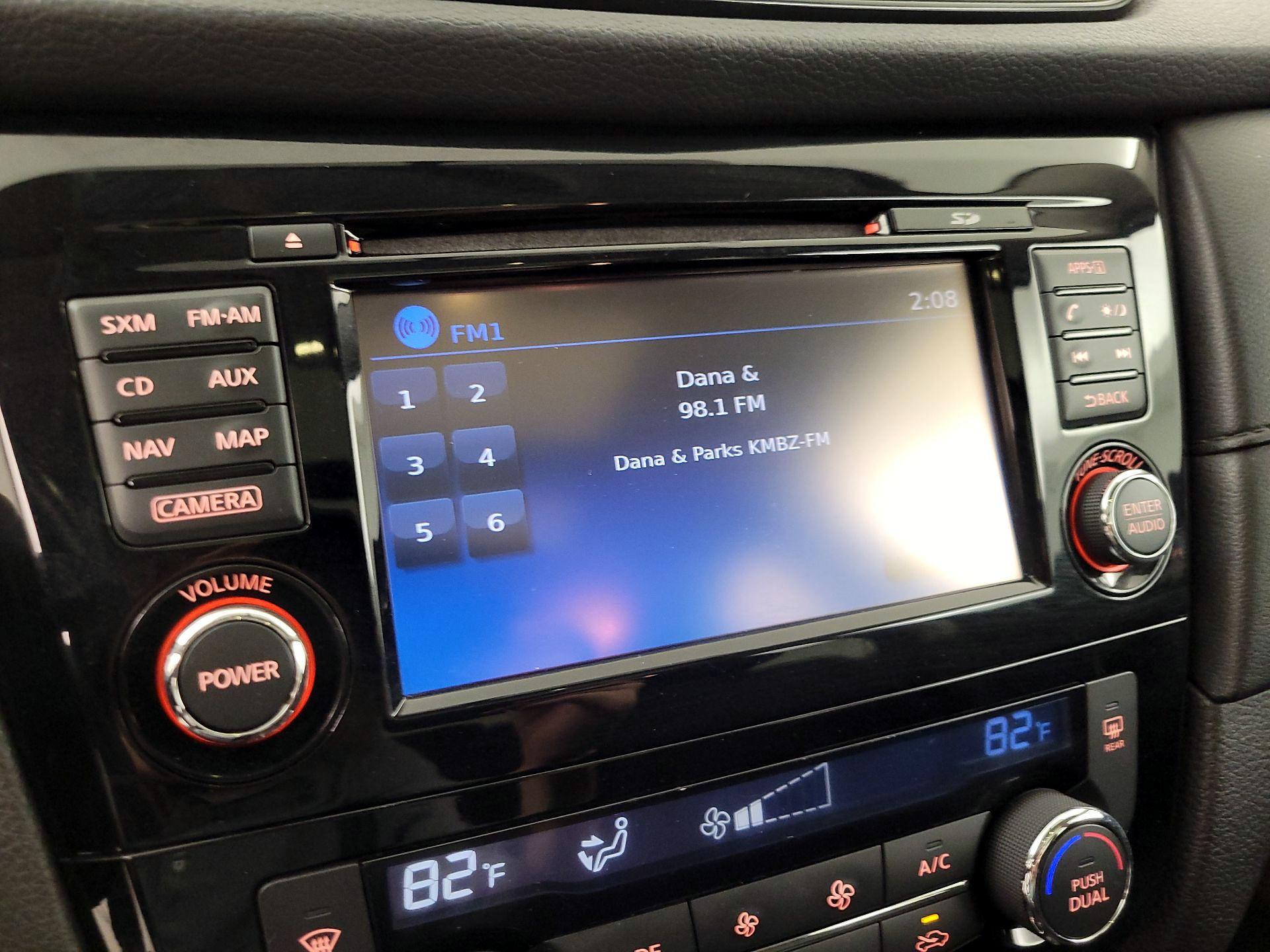 Thumbnail: 2017 Nissan Rogue - 16