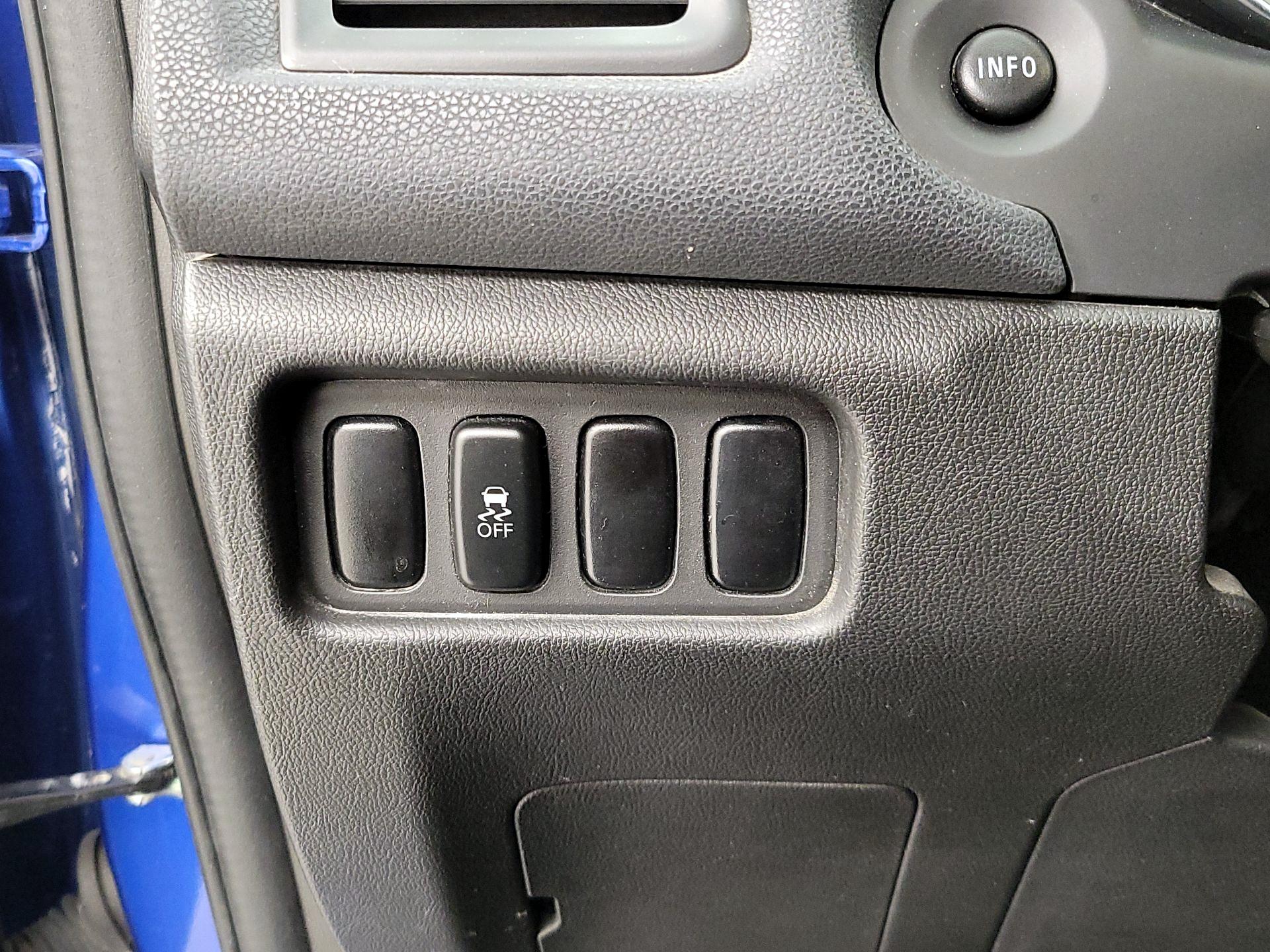 Thumbnail: 2017 Mitsubishi Outlander Sport - 13