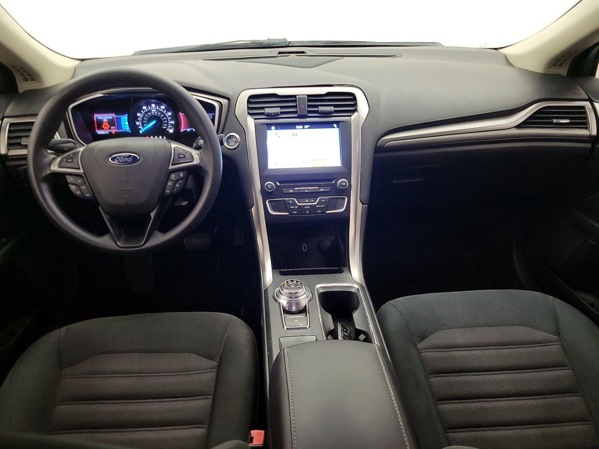 Thumbnail: 2017 Ford Fusion - 9