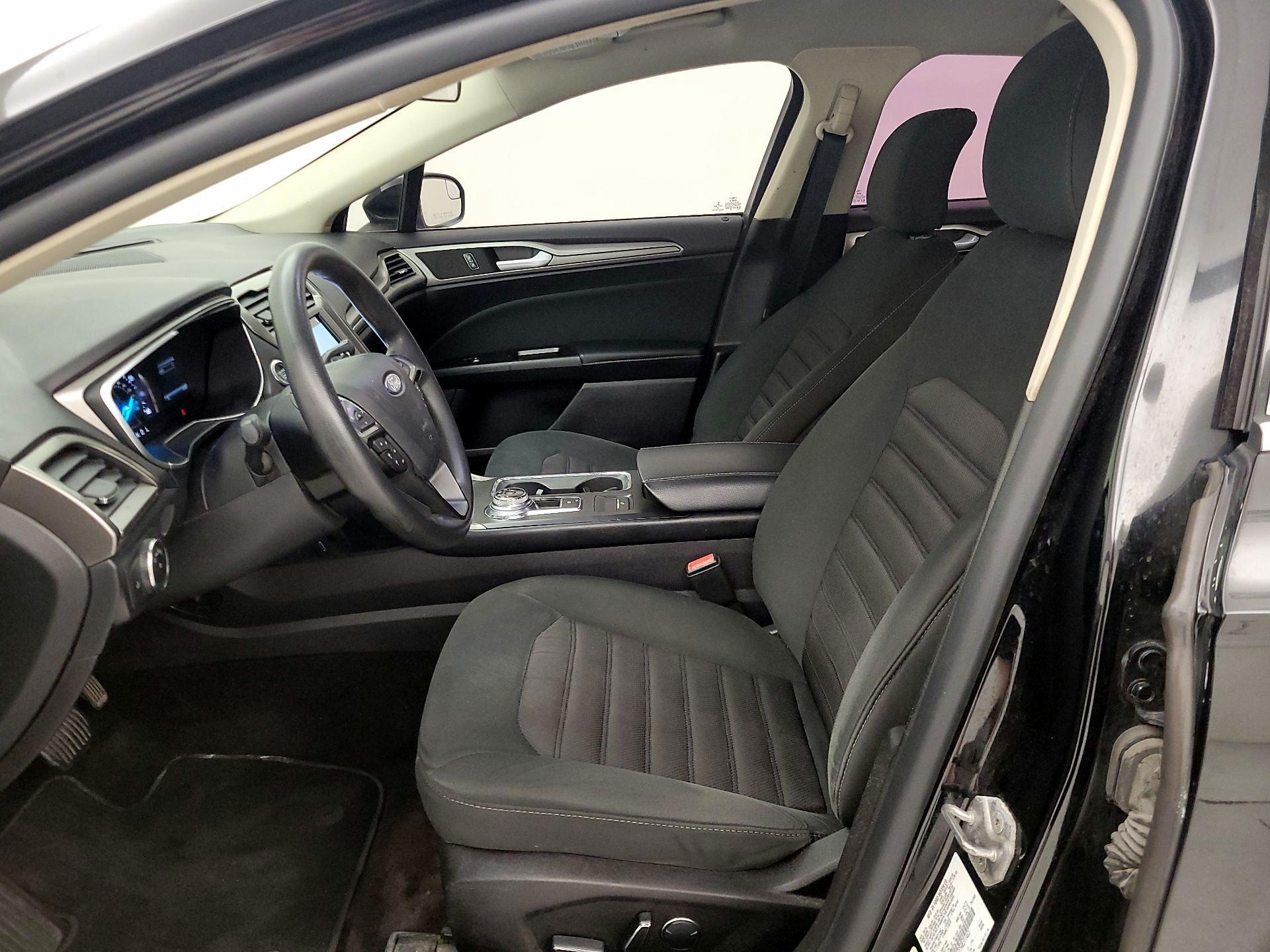 Thumbnail: 2017 Ford Fusion - 11