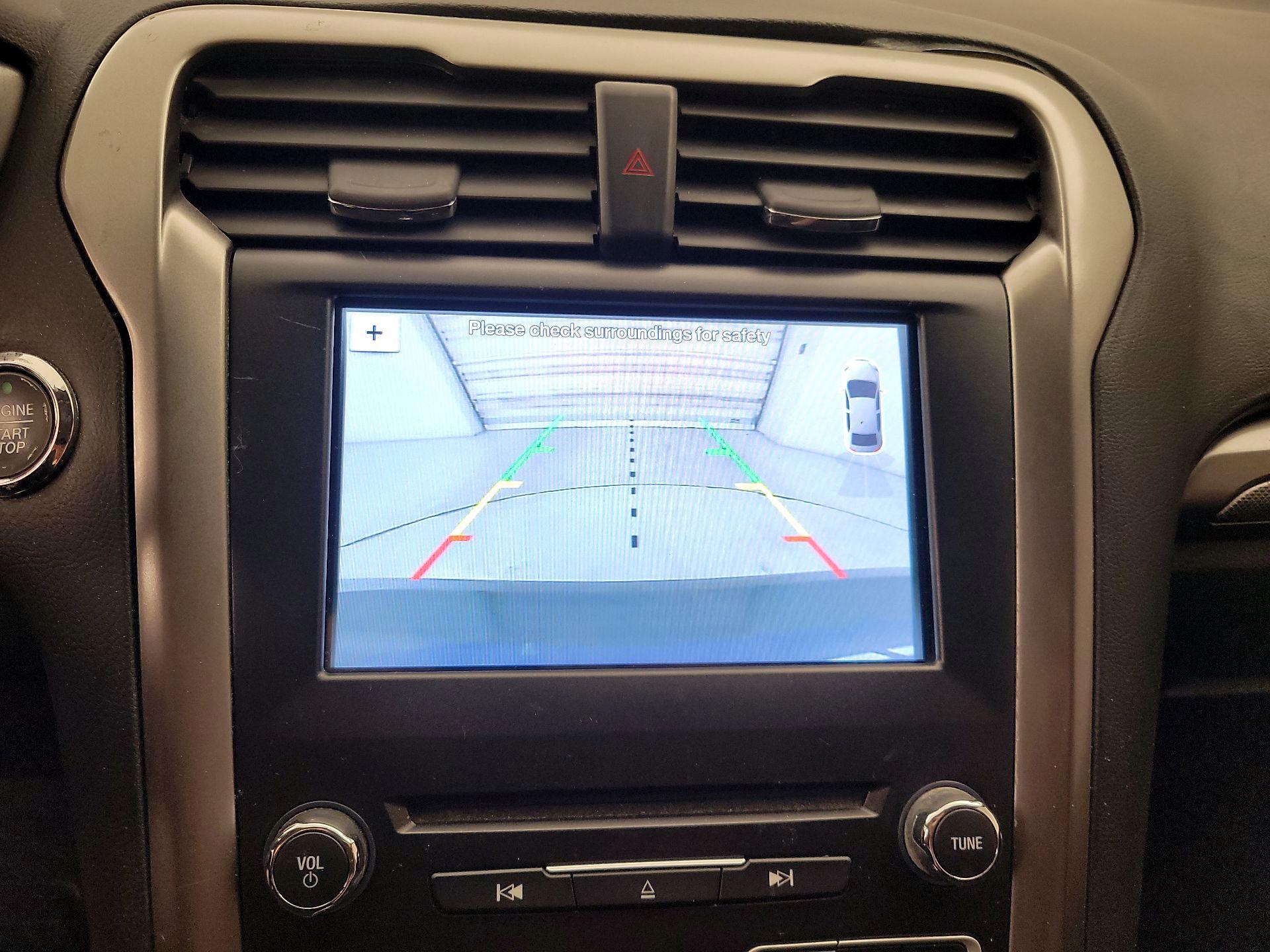 Thumbnail: 2017 Ford Fusion - 14