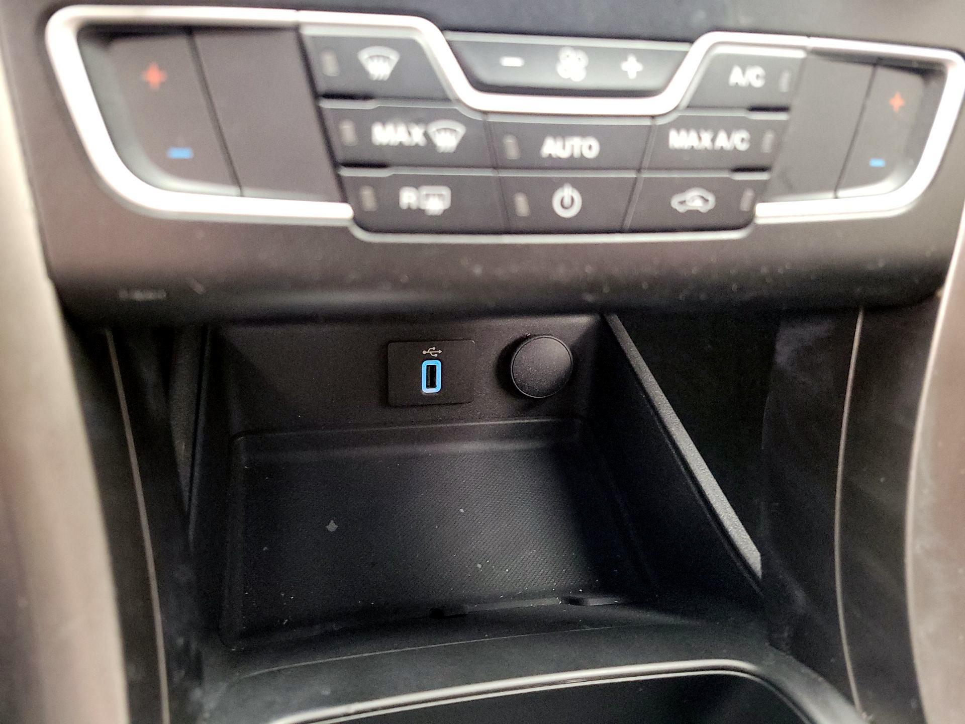 Thumbnail: 2017 Ford Fusion - 18