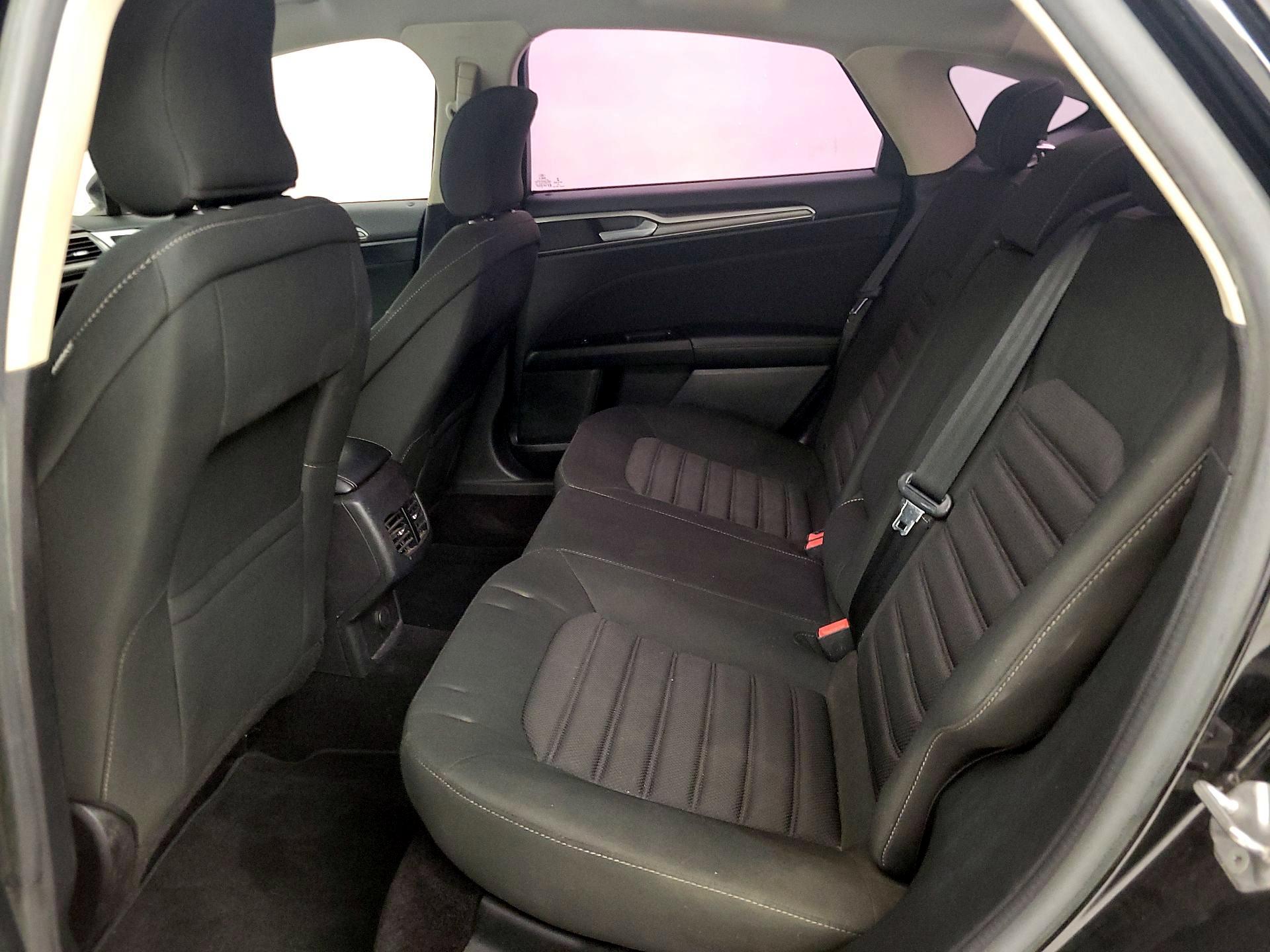 Thumbnail: 2017 Ford Fusion - 19