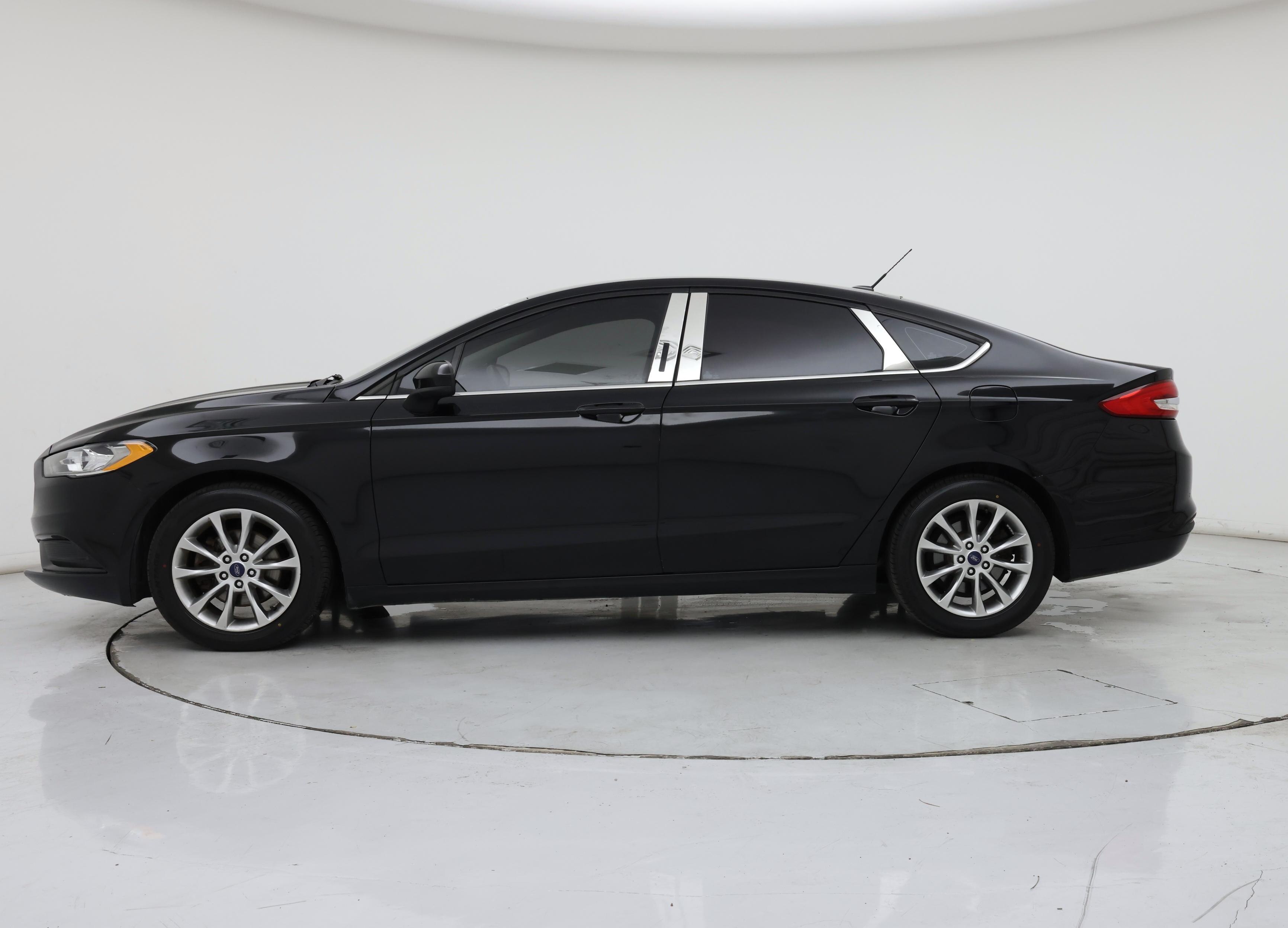 Thumbnail: 2017 Ford Fusion - 3