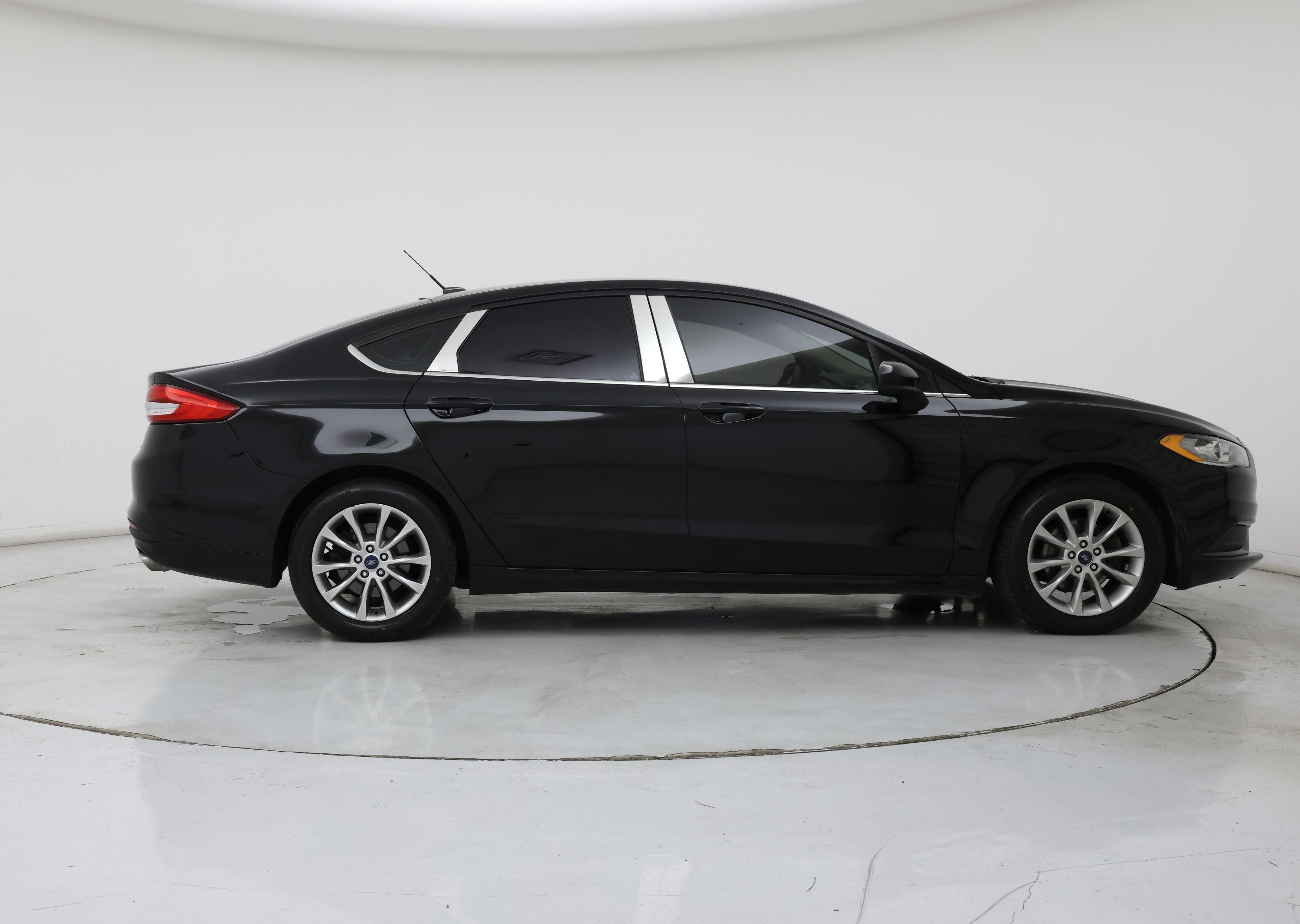 Thumbnail: 2017 Ford Fusion - 7